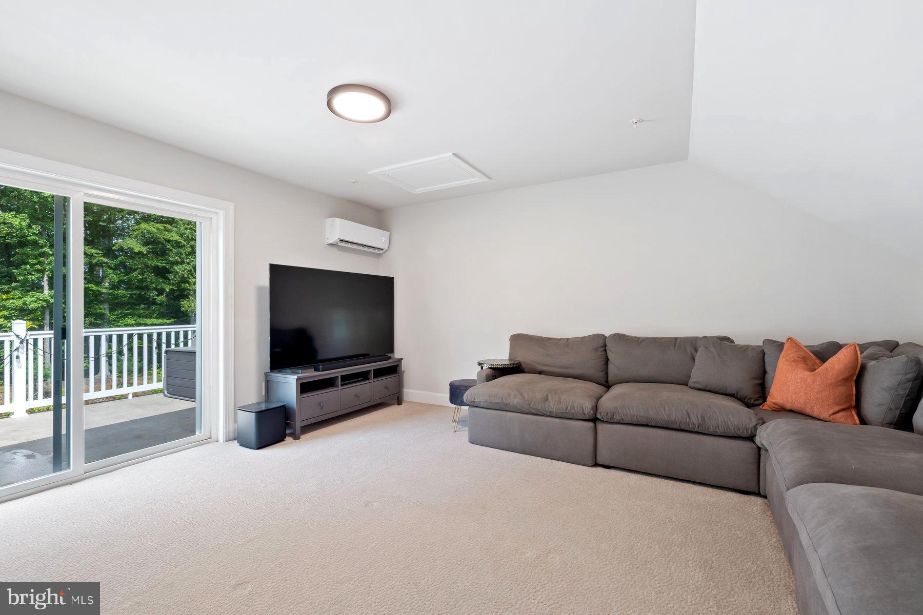 MARLBORO RIDGE - Residential