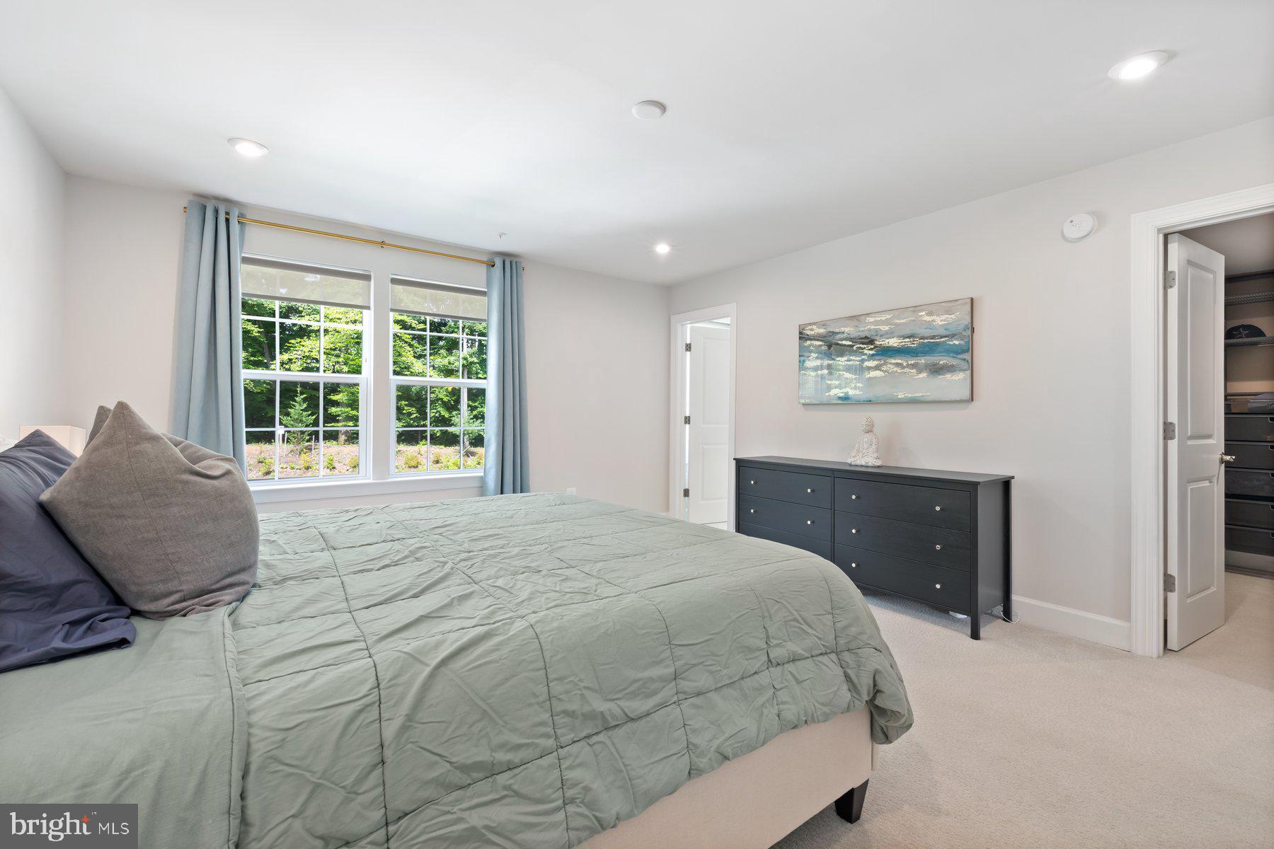 MARLBORO RIDGE - Residential