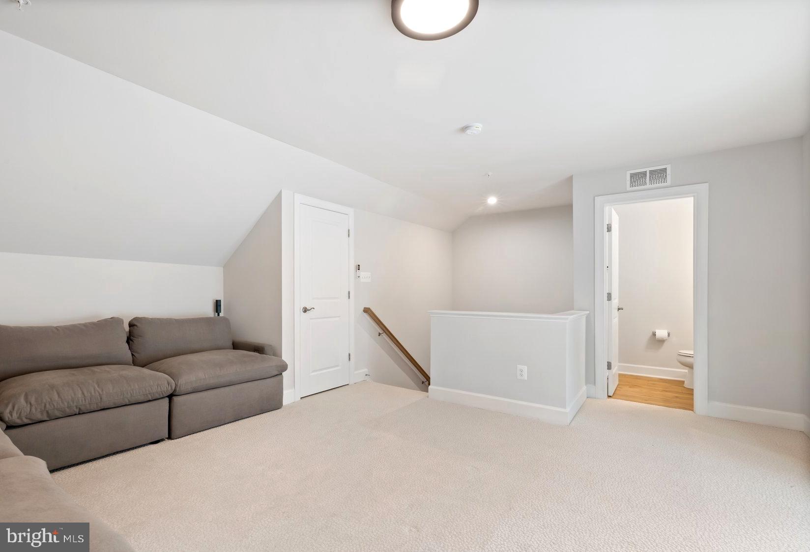 MARLBORO RIDGE - Residential