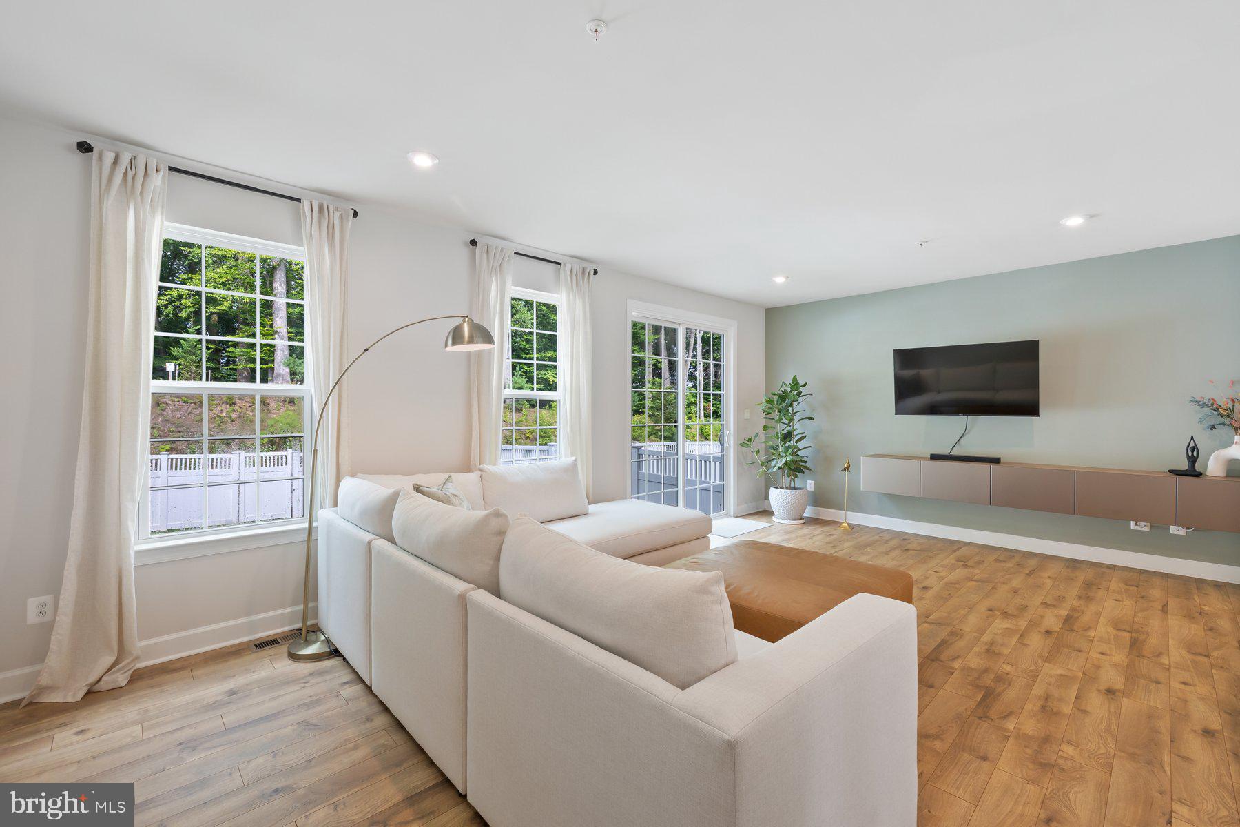 MARLBORO RIDGE - Residential