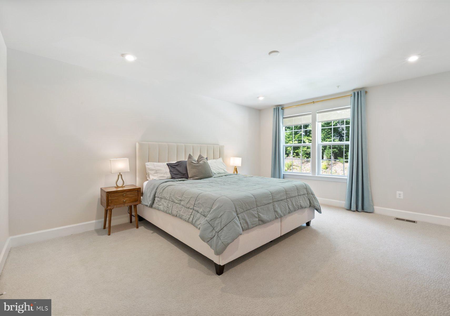 MARLBORO RIDGE - Residential