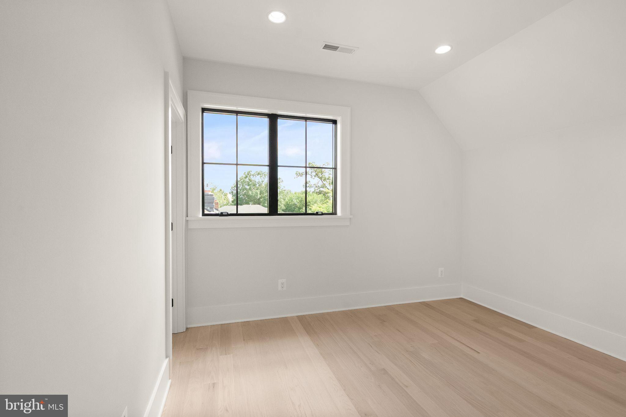 LYON PARK - Residential