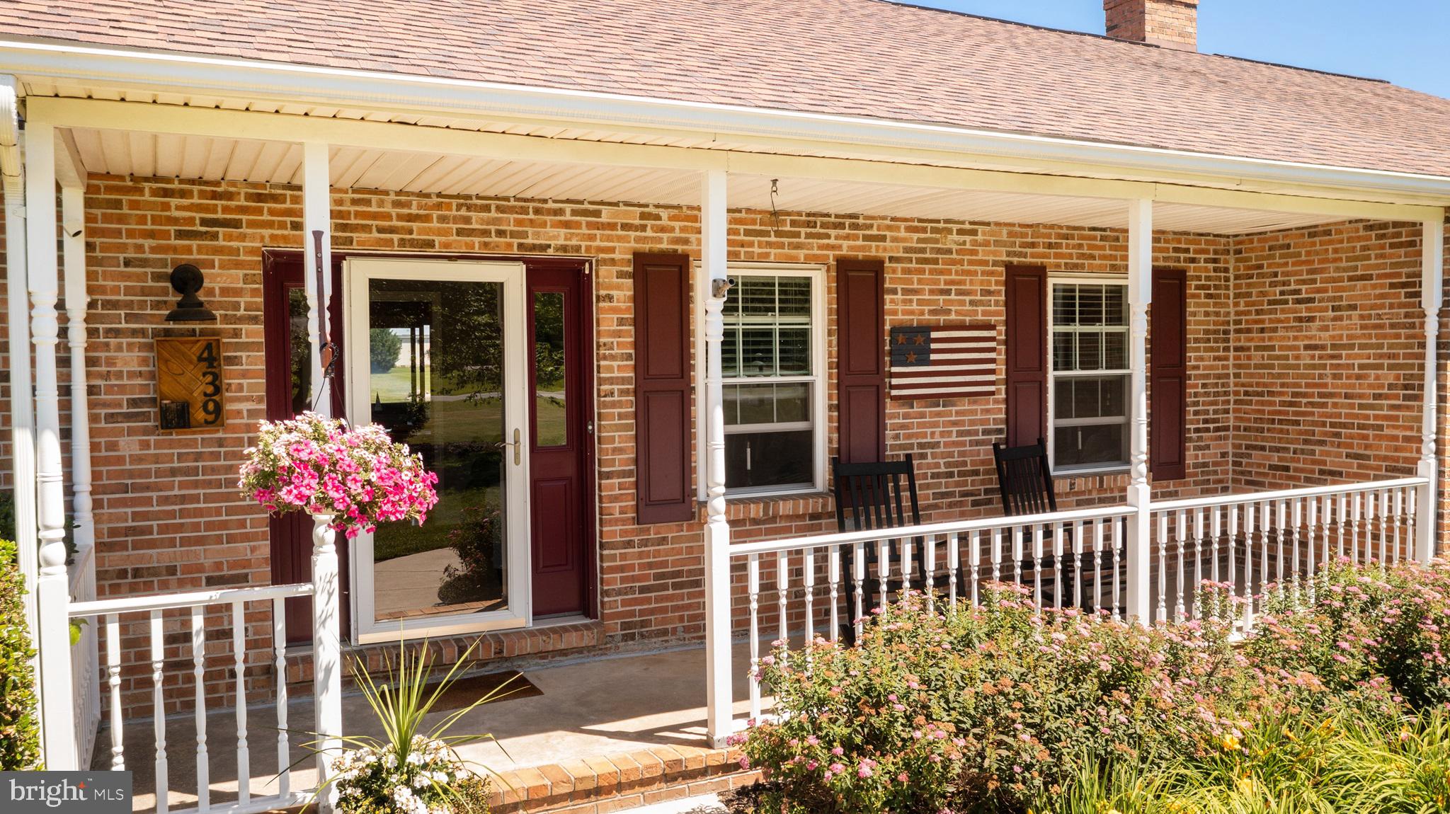 439 COMMODORE DRIVE