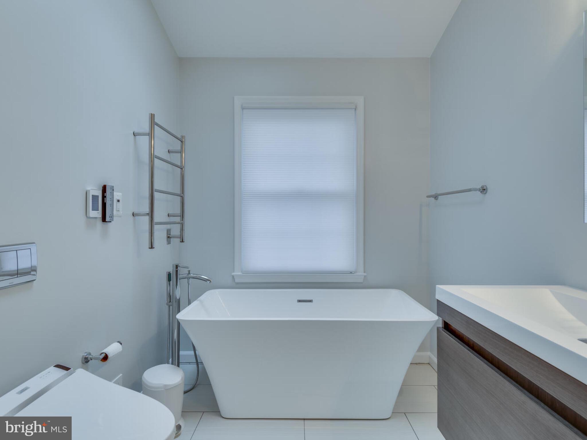 RESTON - Residential Lease