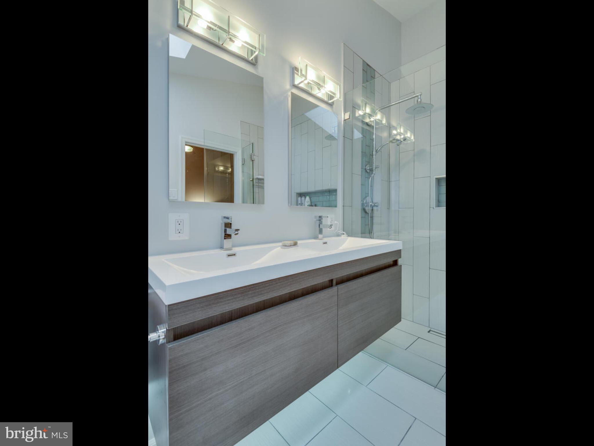 RESTON - Residential Lease