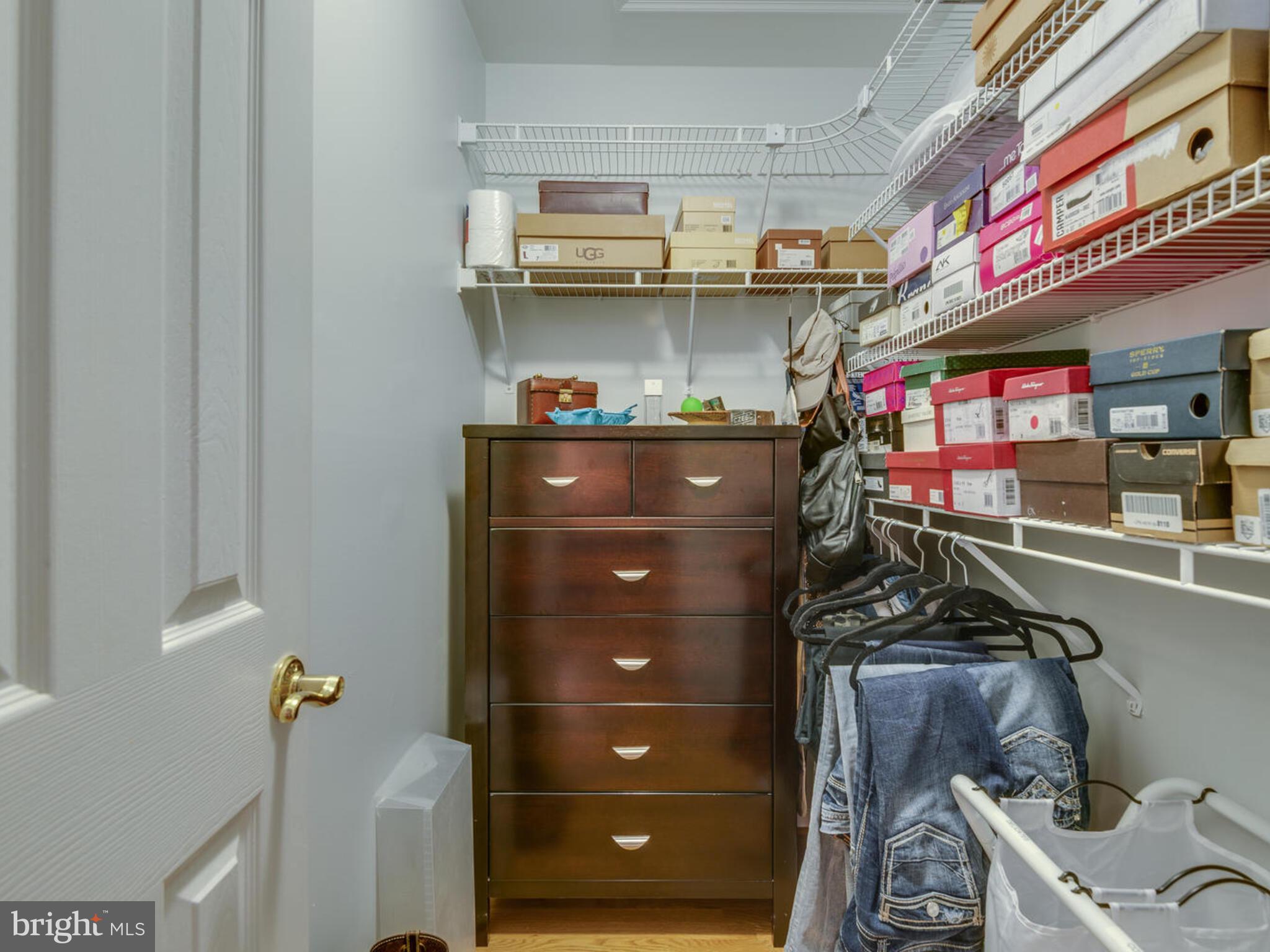 RESTON - Residential Lease