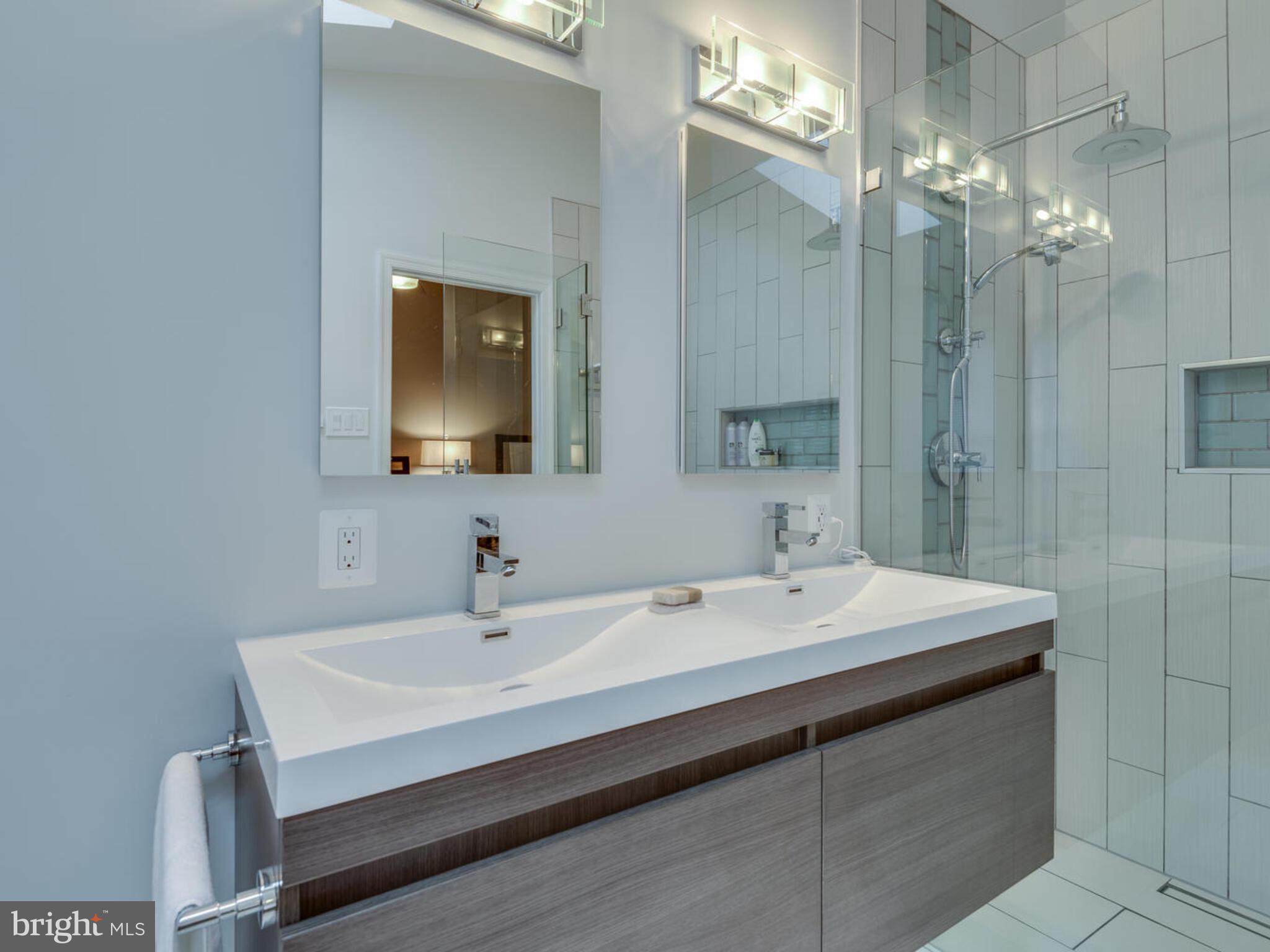 RESTON - Residential Lease