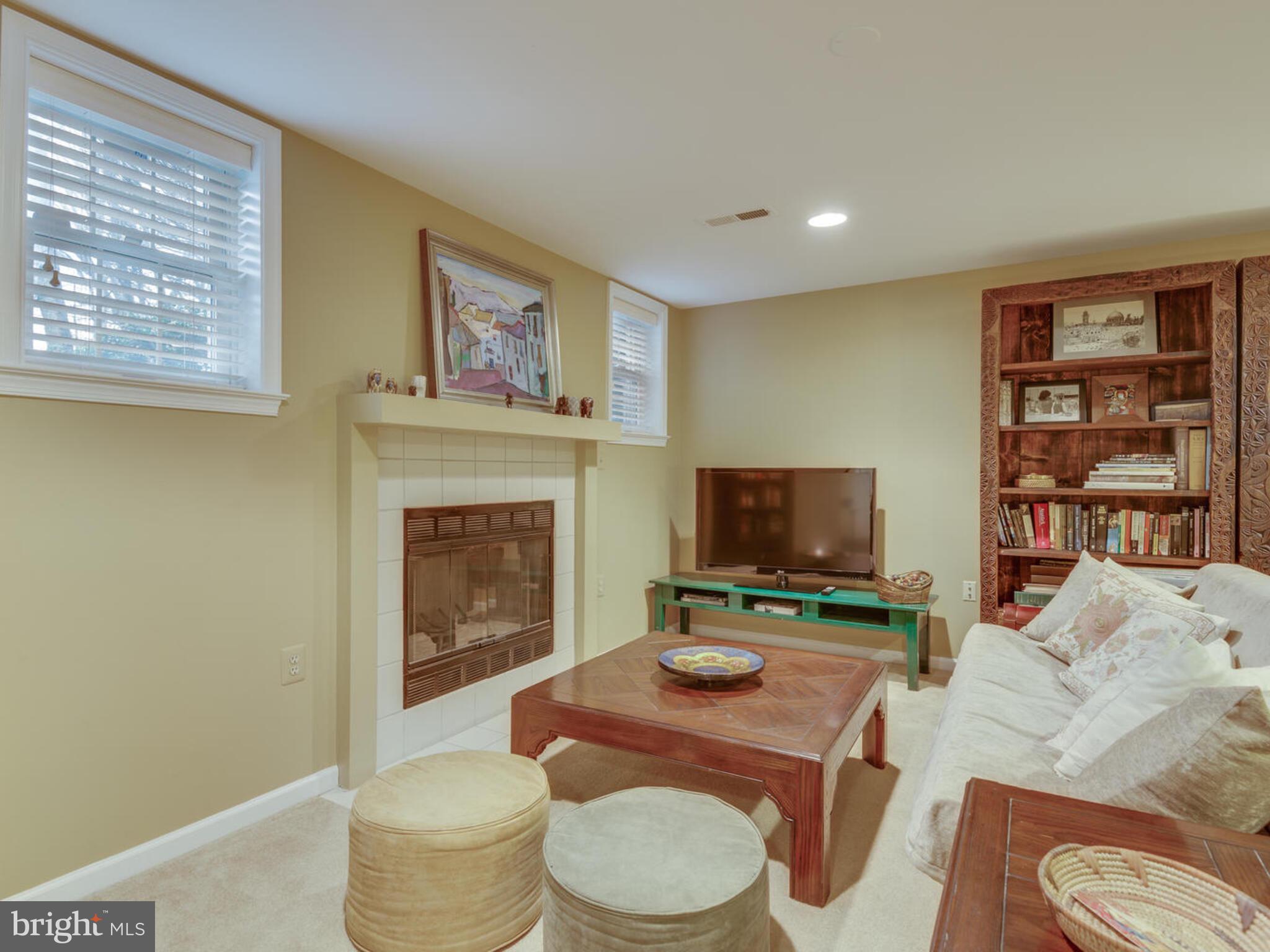 RESTON - Residential Lease