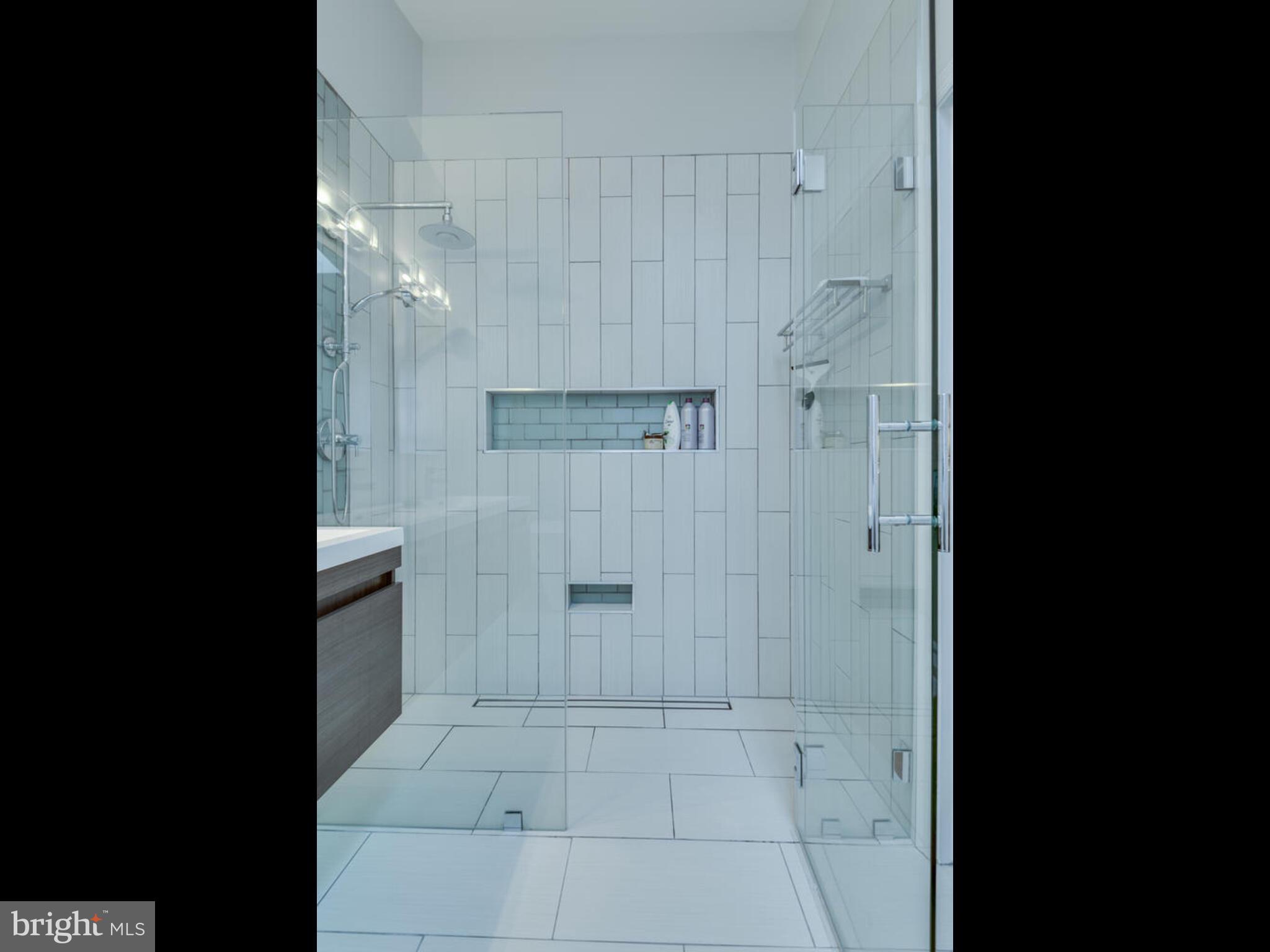 RESTON - Residential Lease