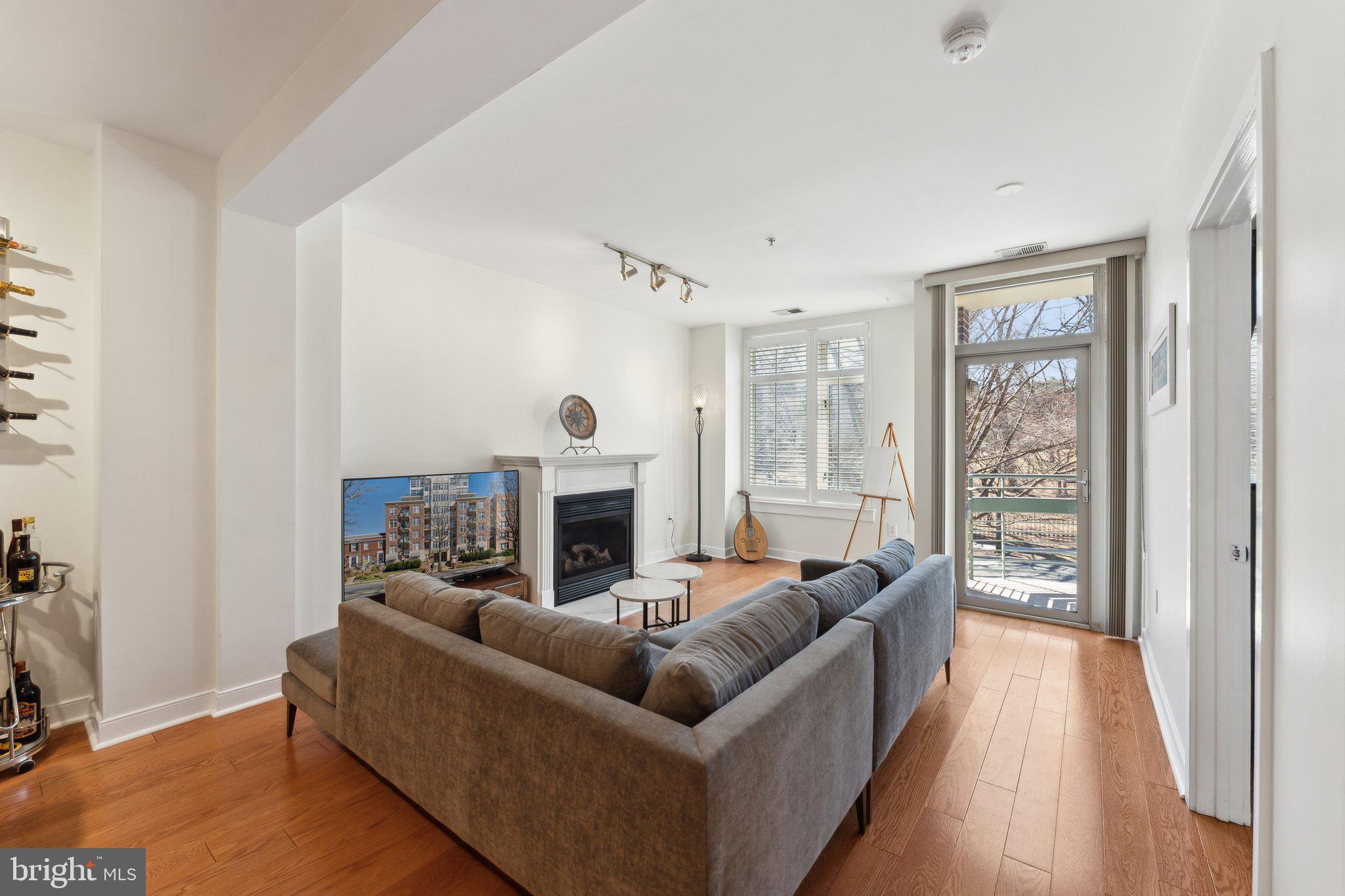 4025 CONNECTICUT AVENUE NW 205
