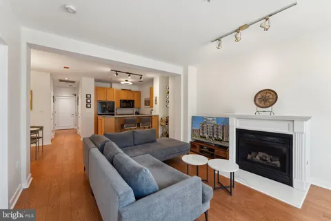 4025 Connecticut Avenue NW Unit 205, Washington, DC MLS: DCDC2191040