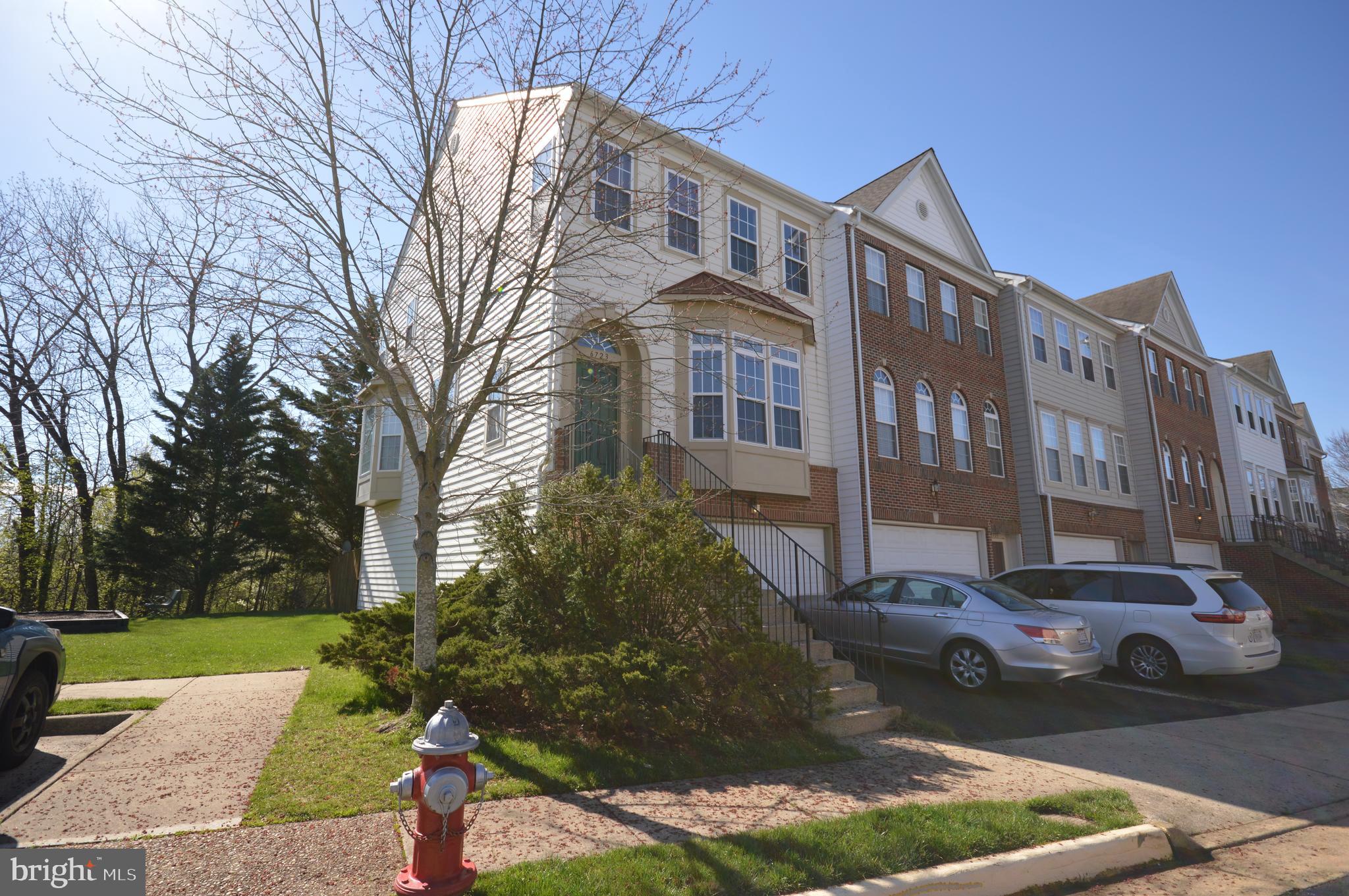 AUTUMN CHASE HUNT - Residential Lease