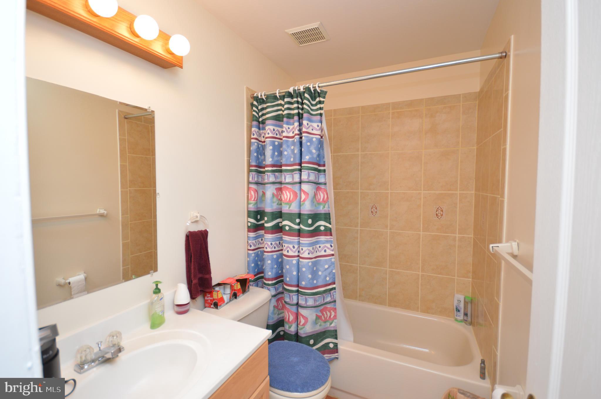 AUTUMN CHASE HUNT - Residential Lease