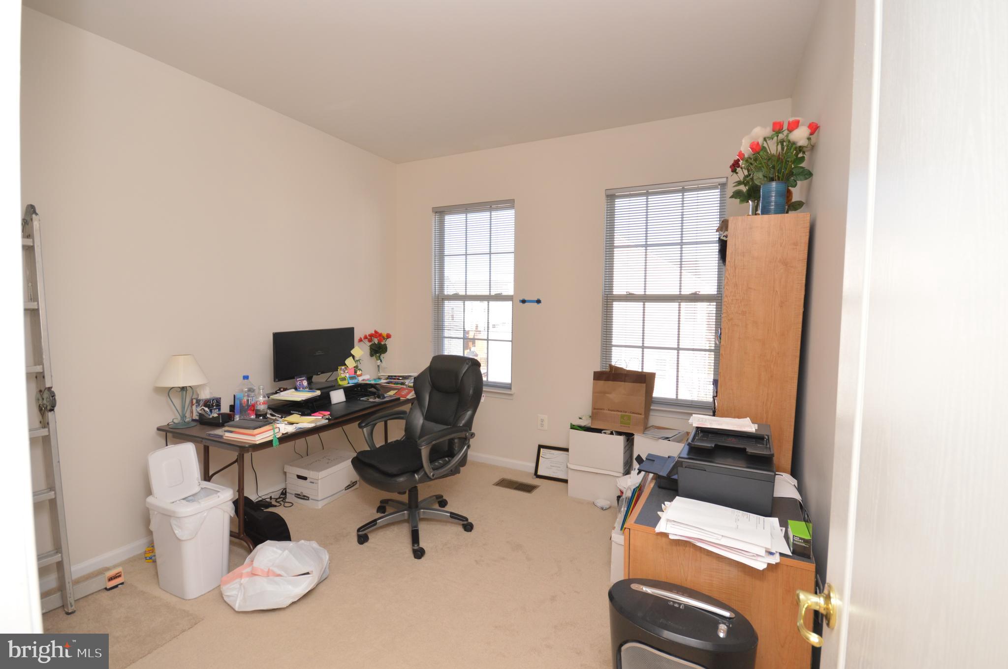 AUTUMN CHASE HUNT - Residential Lease