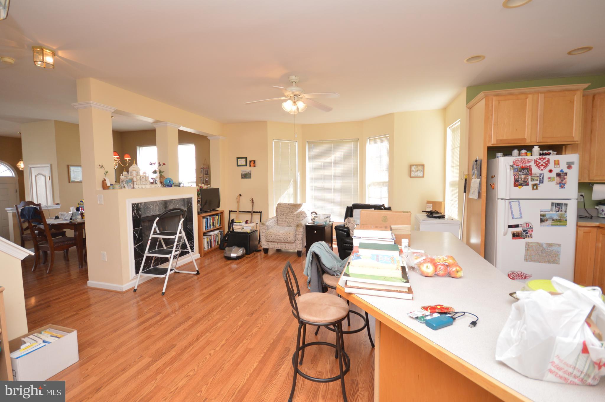 AUTUMN CHASE HUNT - Residential Lease