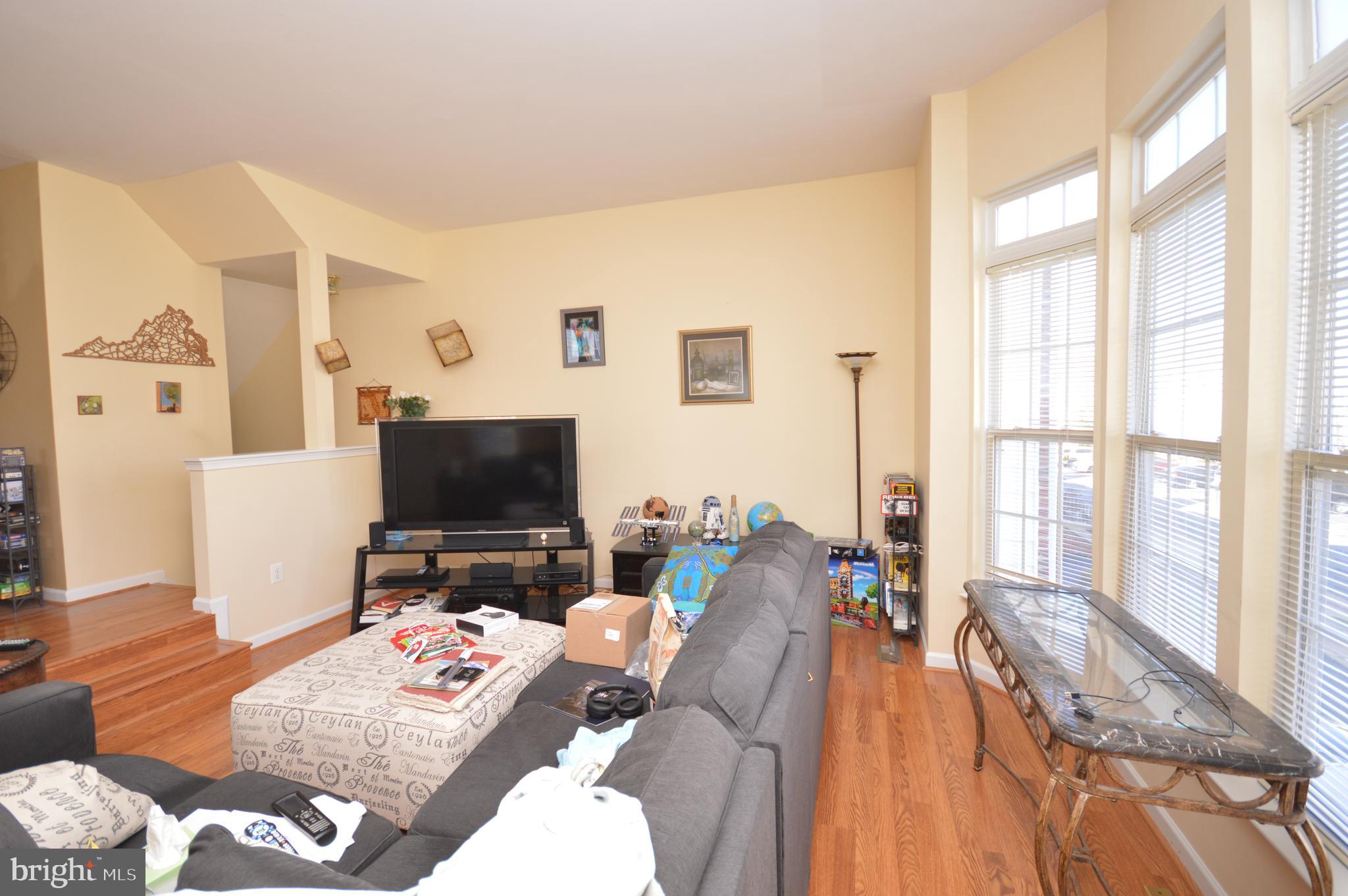 AUTUMN CHASE HUNT - Residential Lease