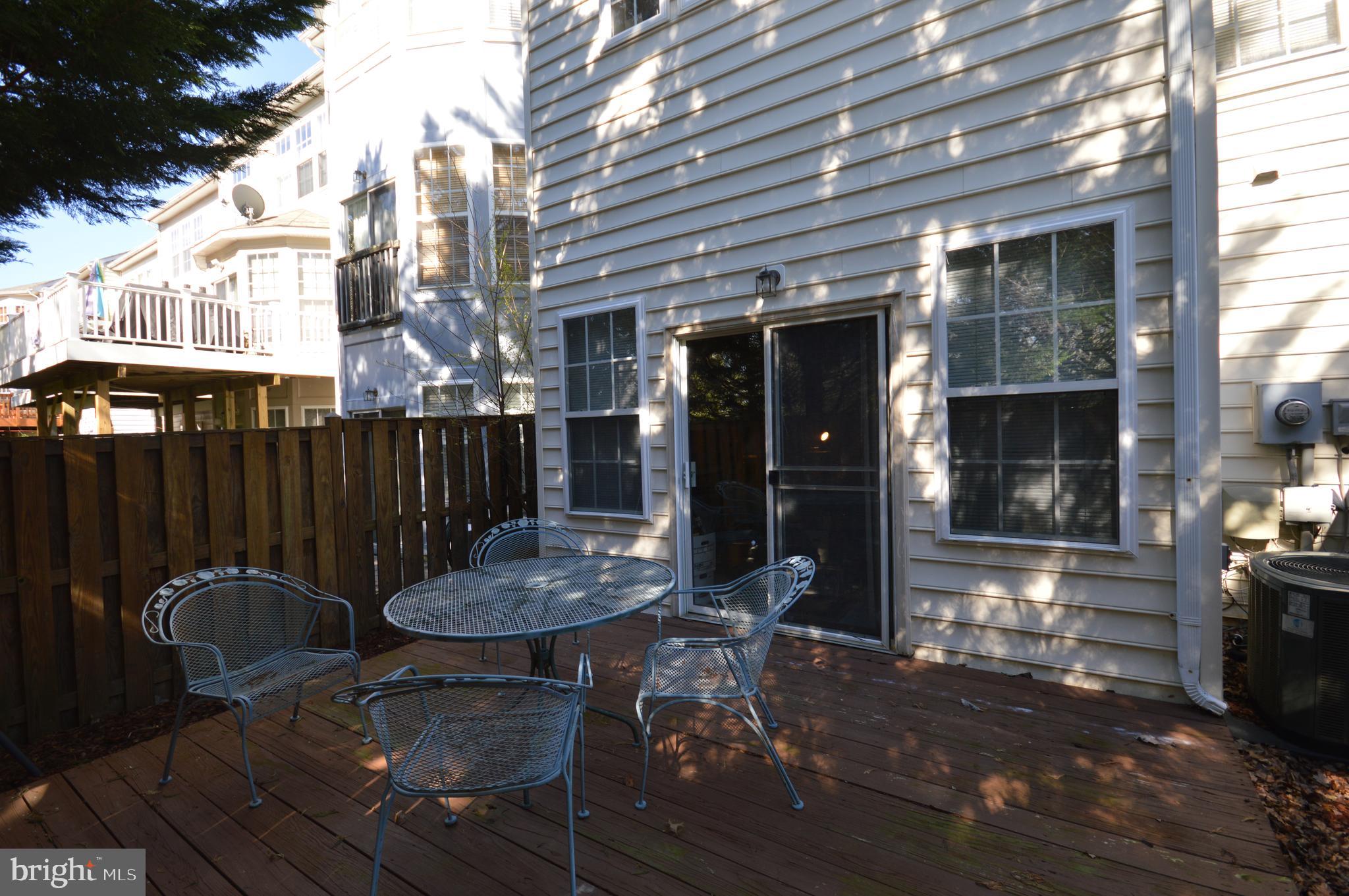 AUTUMN CHASE HUNT - Residential Lease