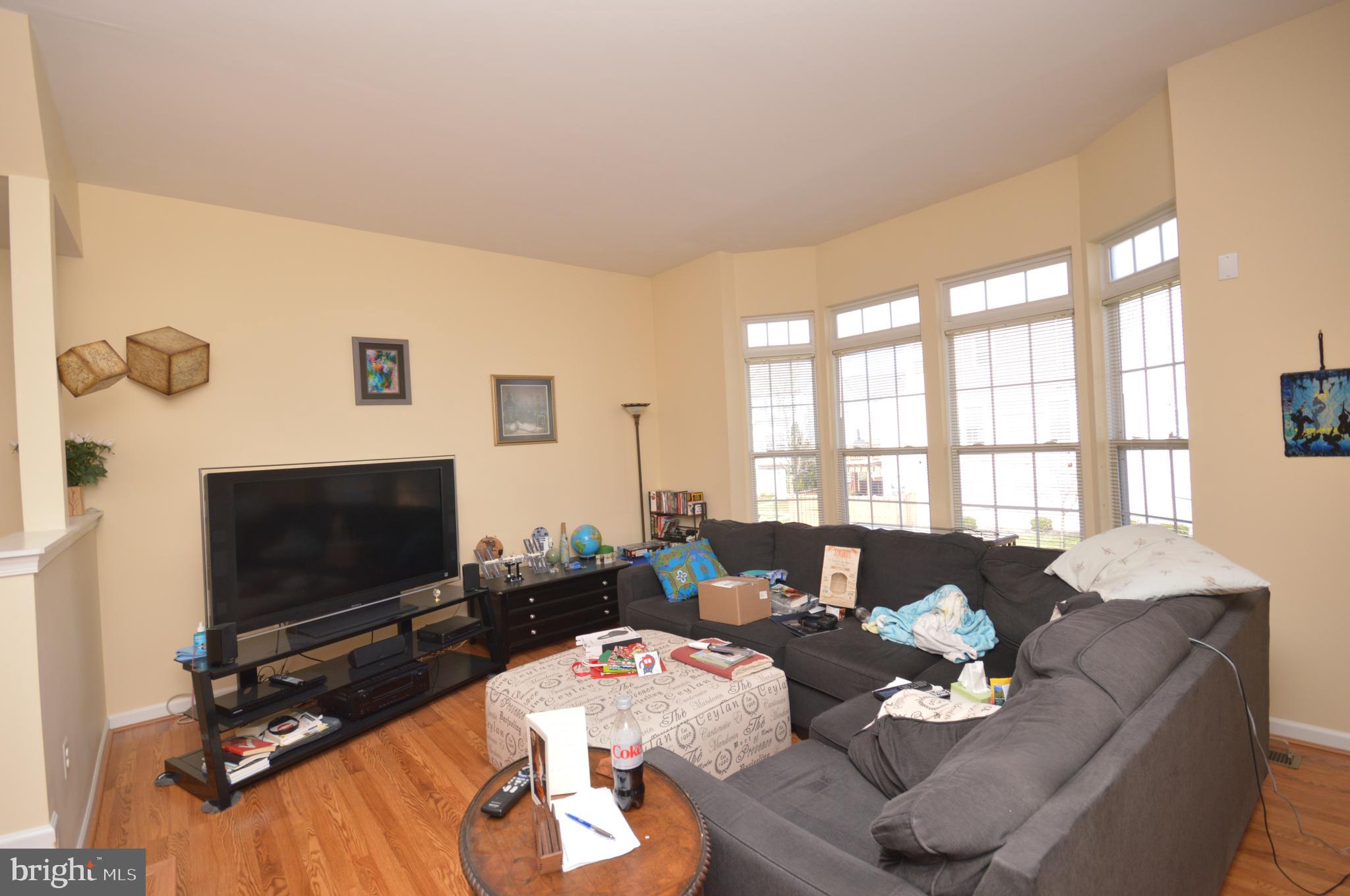 AUTUMN CHASE HUNT - Residential Lease