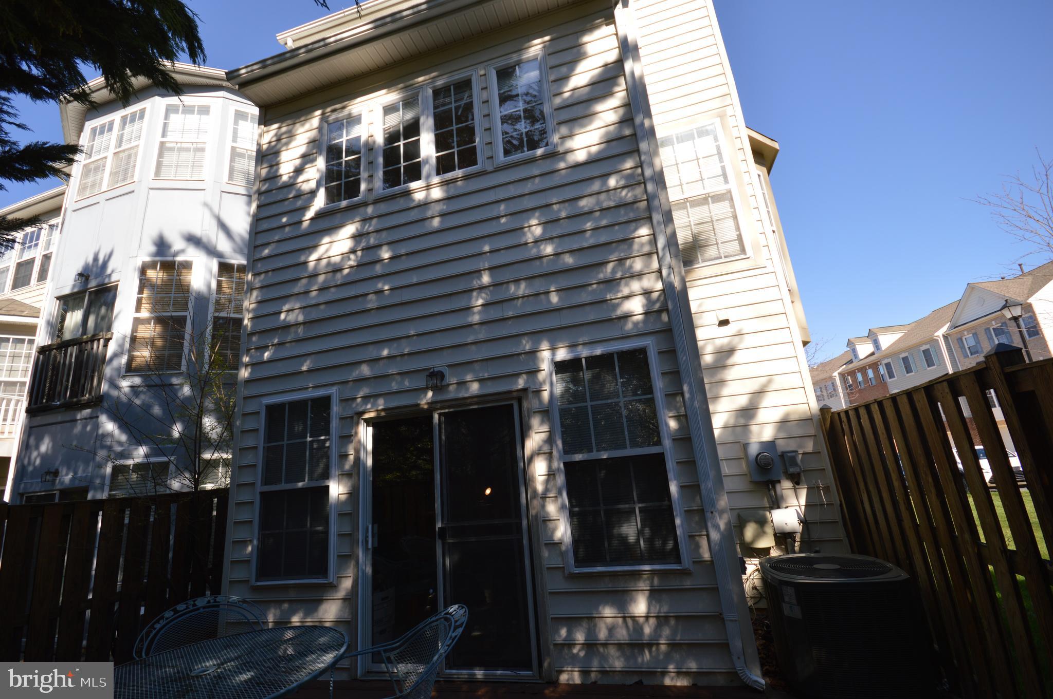 AUTUMN CHASE HUNT - Residential Lease