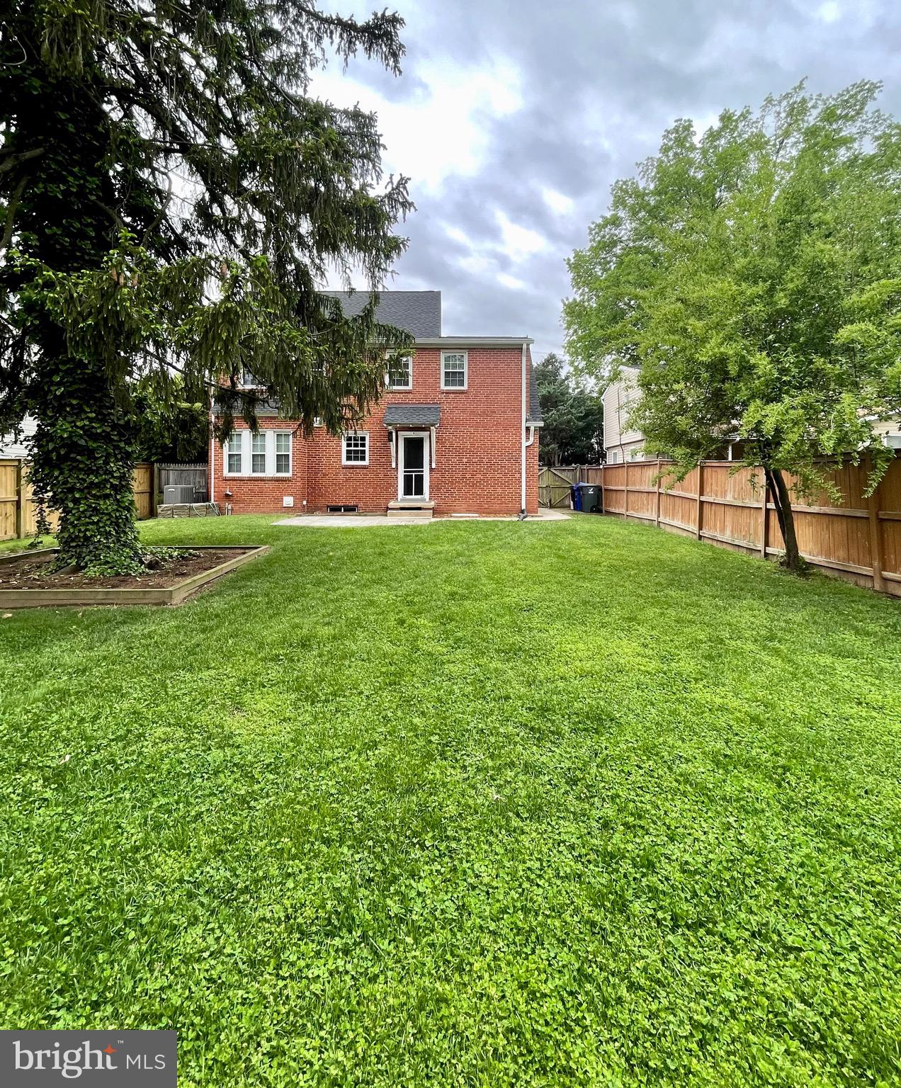 ARLINGTON HEIGHTS - Residential Lease