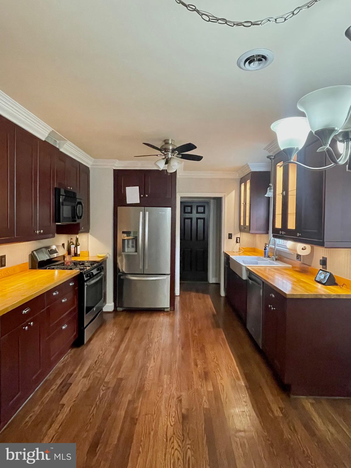 ARLINGTON HEIGHTS - Residential Lease