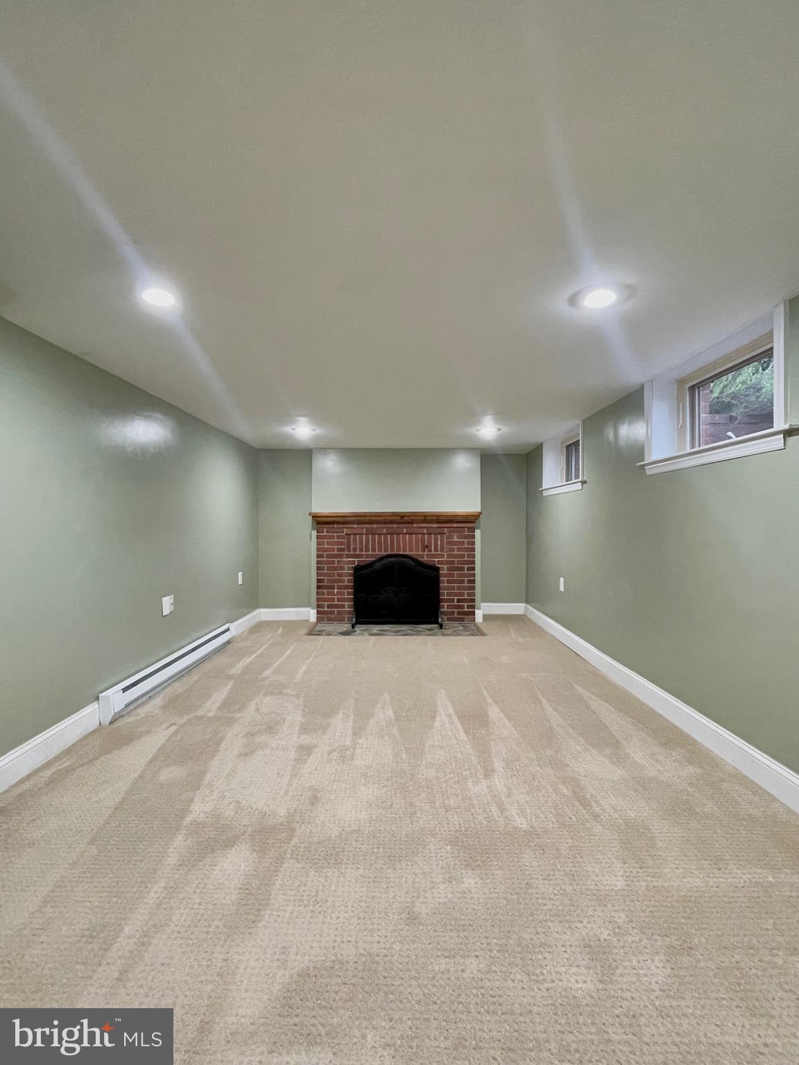 ARLINGTON HEIGHTS - Residential Lease