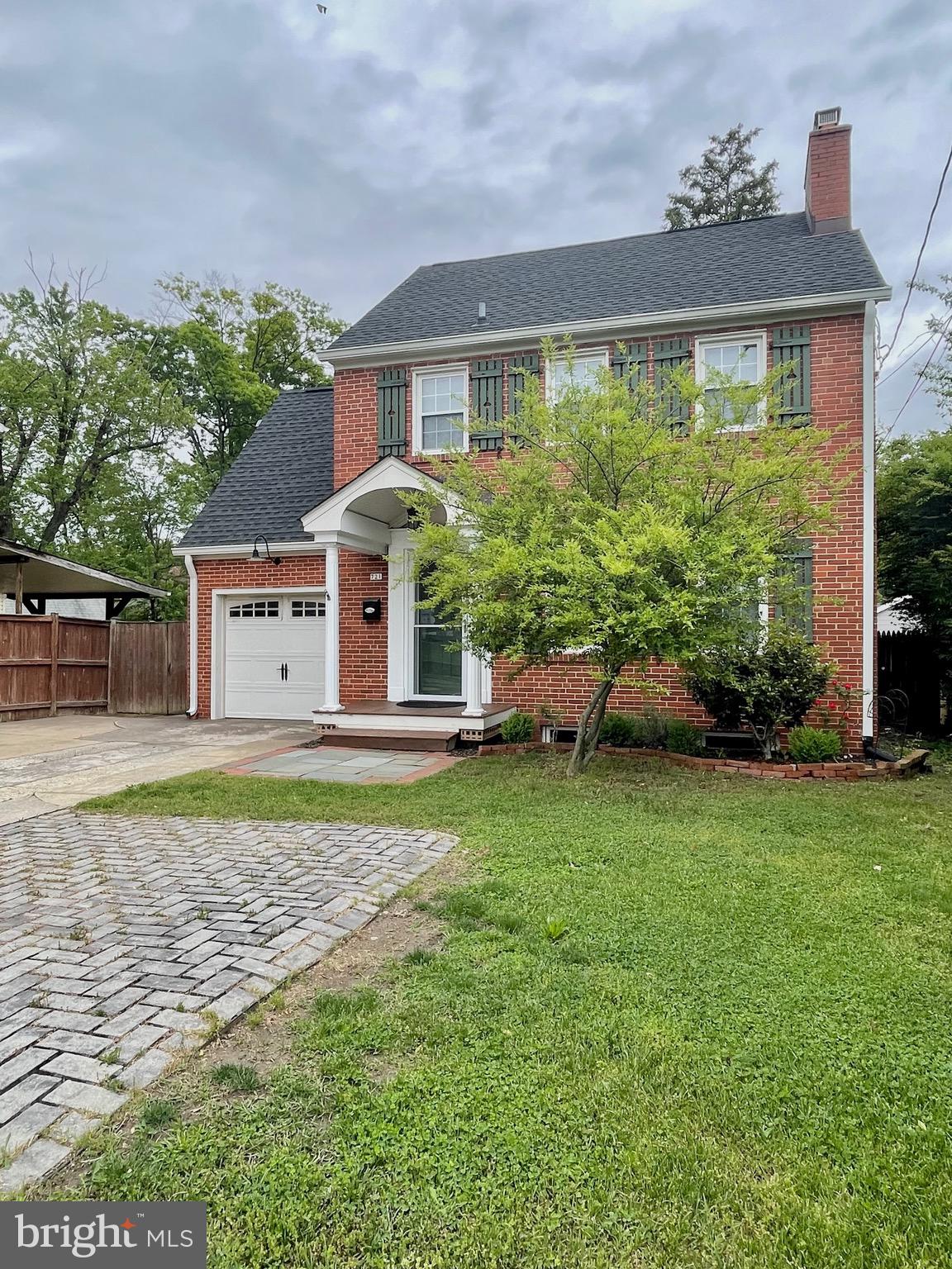 ARLINGTON HEIGHTS - Residential Lease