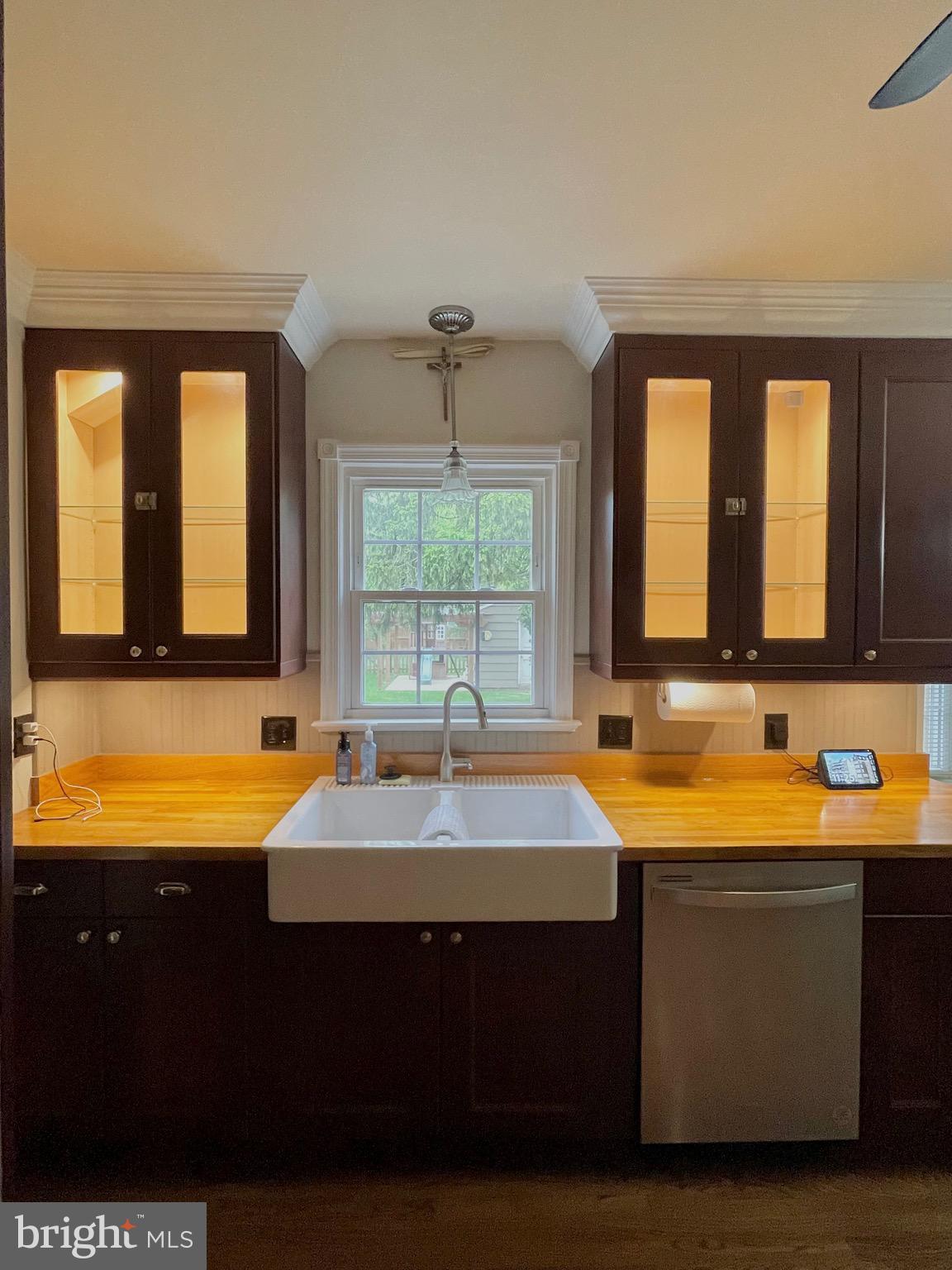 ARLINGTON HEIGHTS - Residential Lease