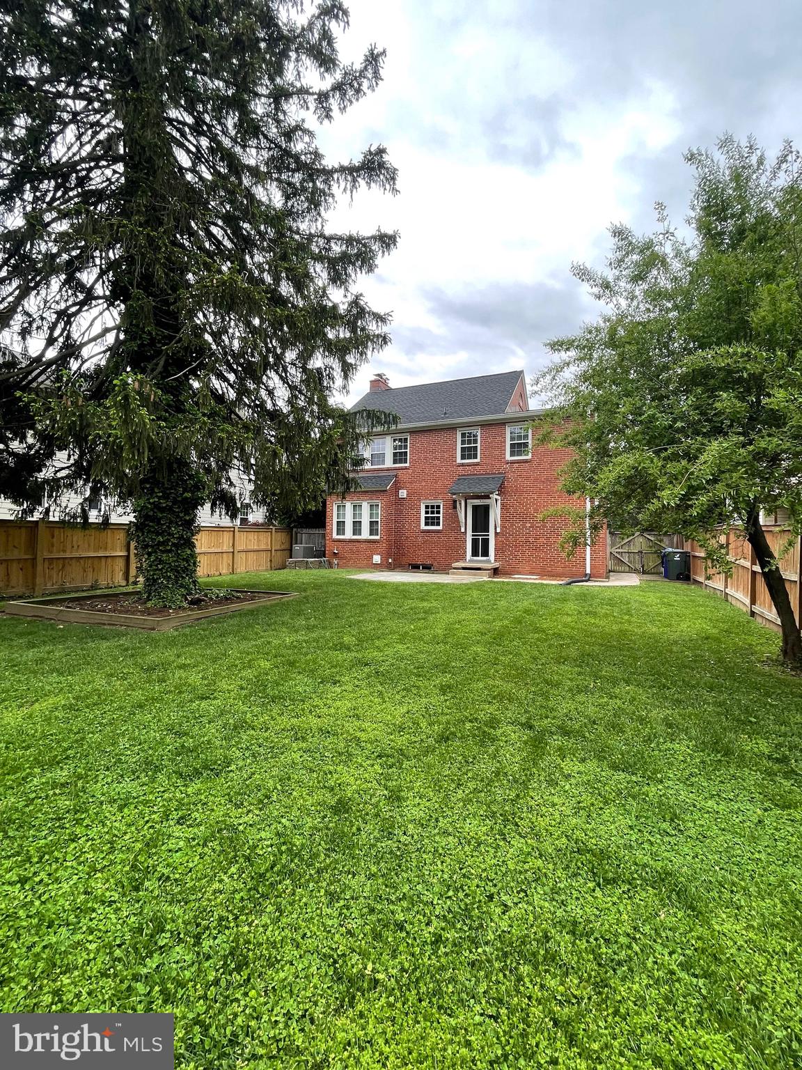 ARLINGTON HEIGHTS - Residential Lease