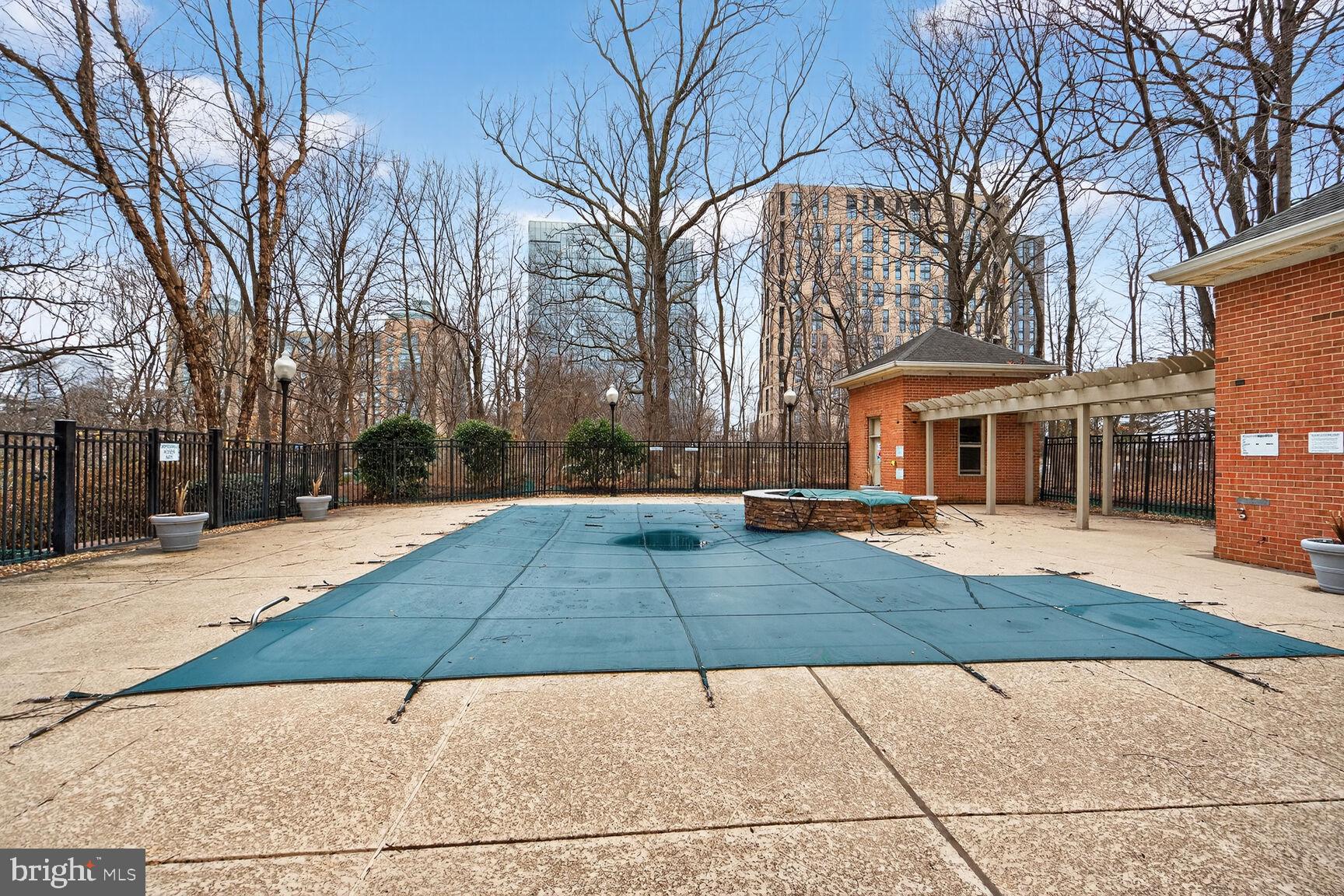 STRATFORD CONDOMINIUMS - Residential