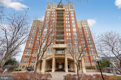 Photo of 11776 Stratford House Place #1008, RESTON, VA 20190 (MLS # VAFX2293152)