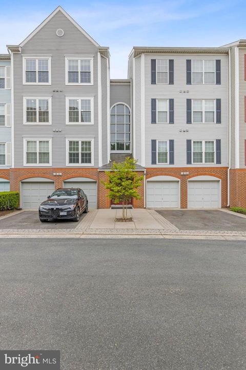Photo of 257 S Pickett Street #302, ALEXANDRIA, VA 22304 (MLS # VAAX2059882)