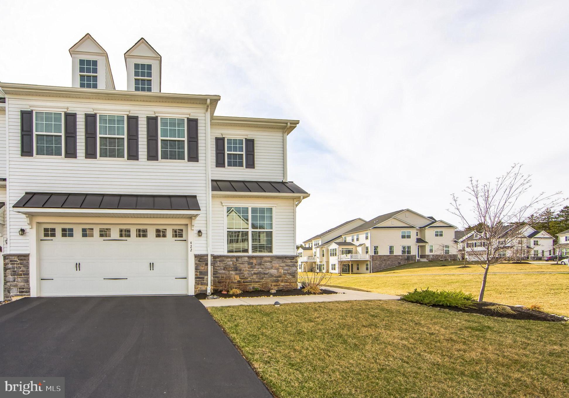 422 LEE PLACE