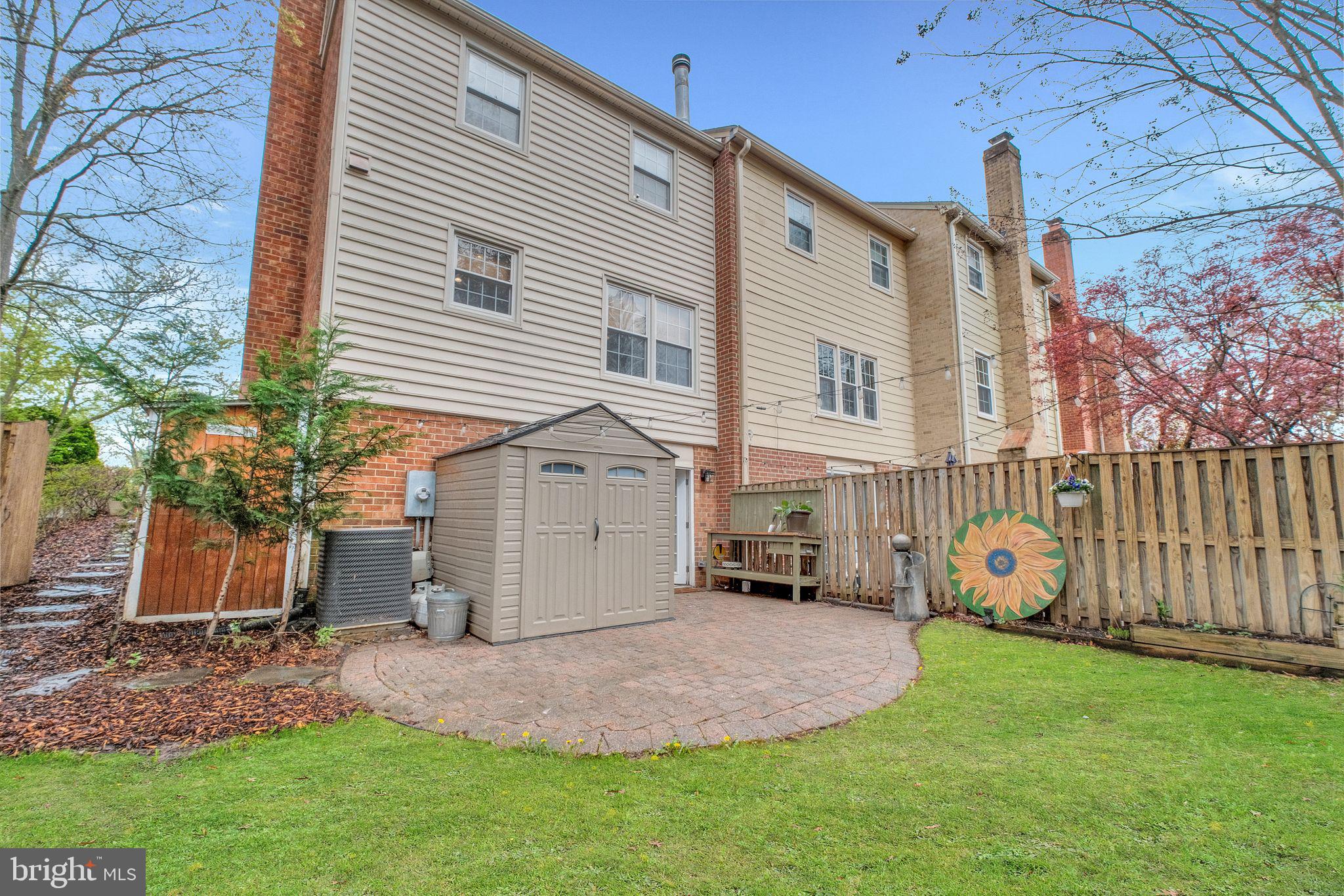 LAKEPOINTE - Residential