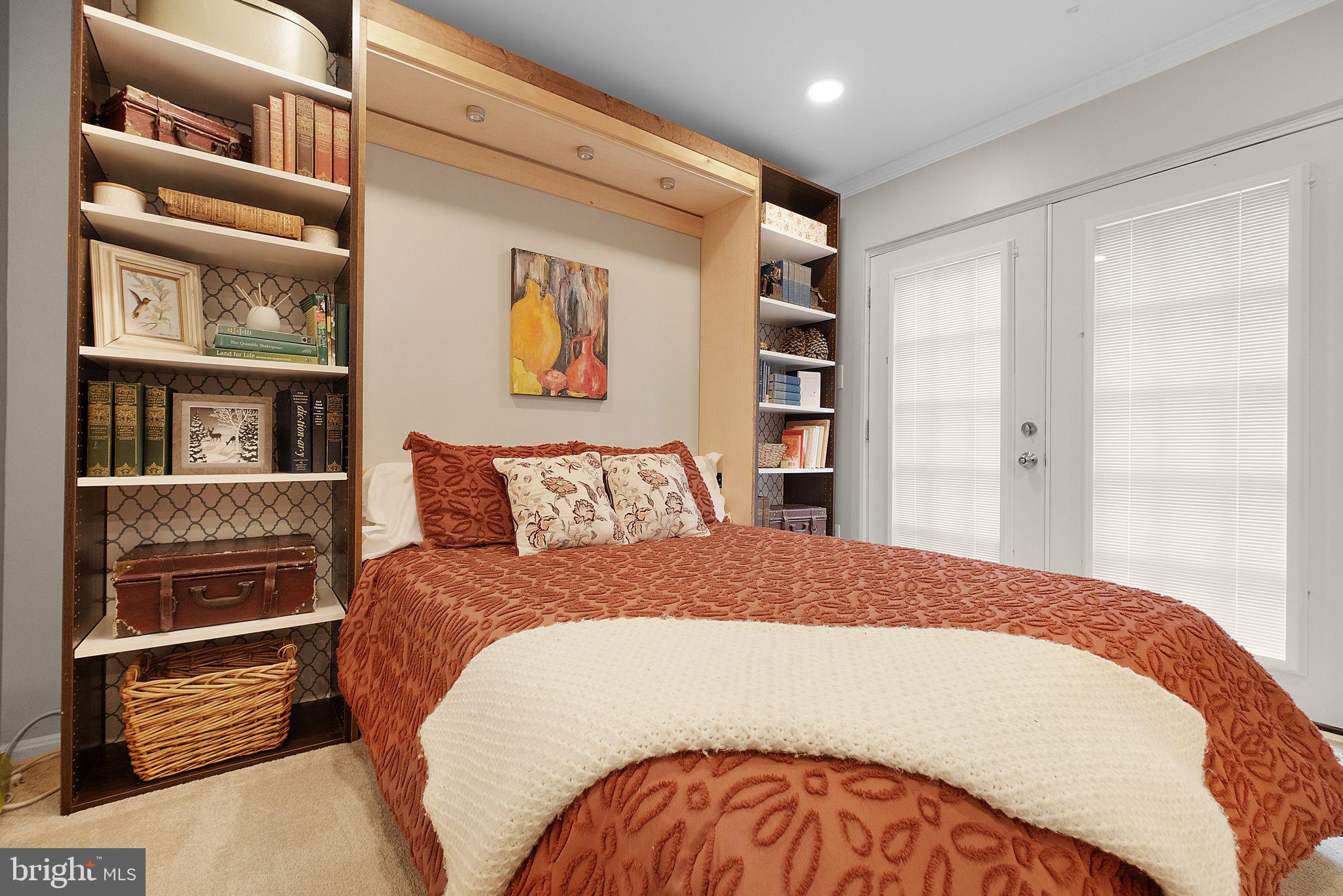 LAKEPOINTE - Residential