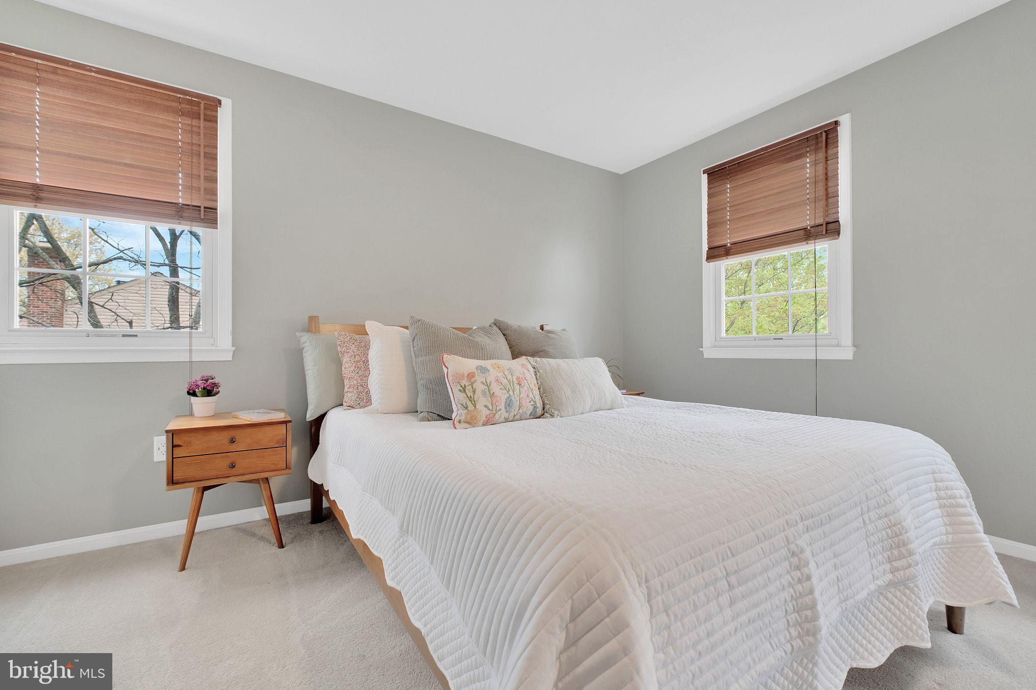 LAKEPOINTE - Residential