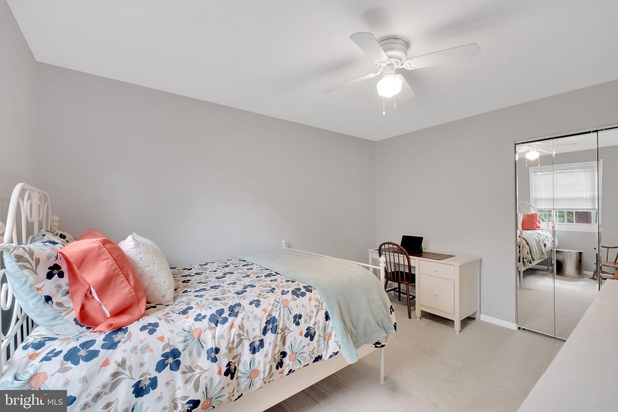 LAKEPOINTE - Residential