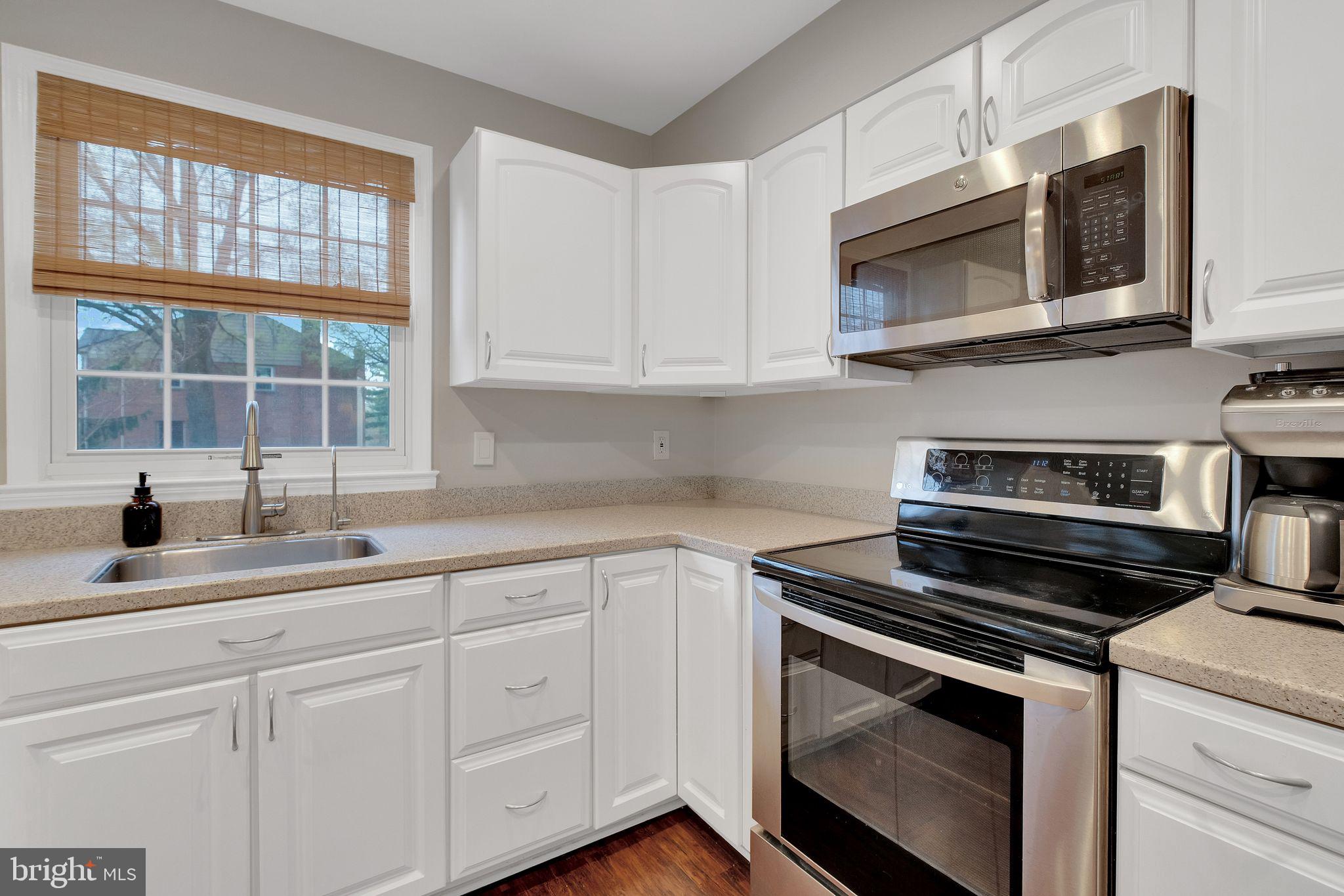 LAKEPOINTE - Residential