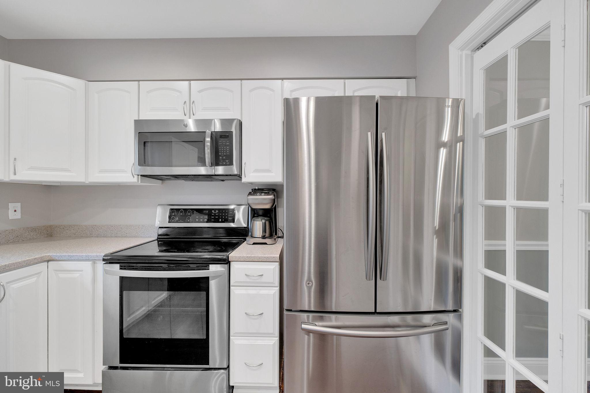 LAKEPOINTE - Residential