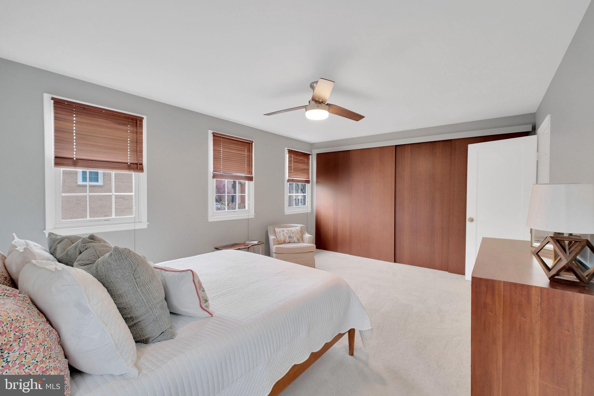 LAKEPOINTE - Residential