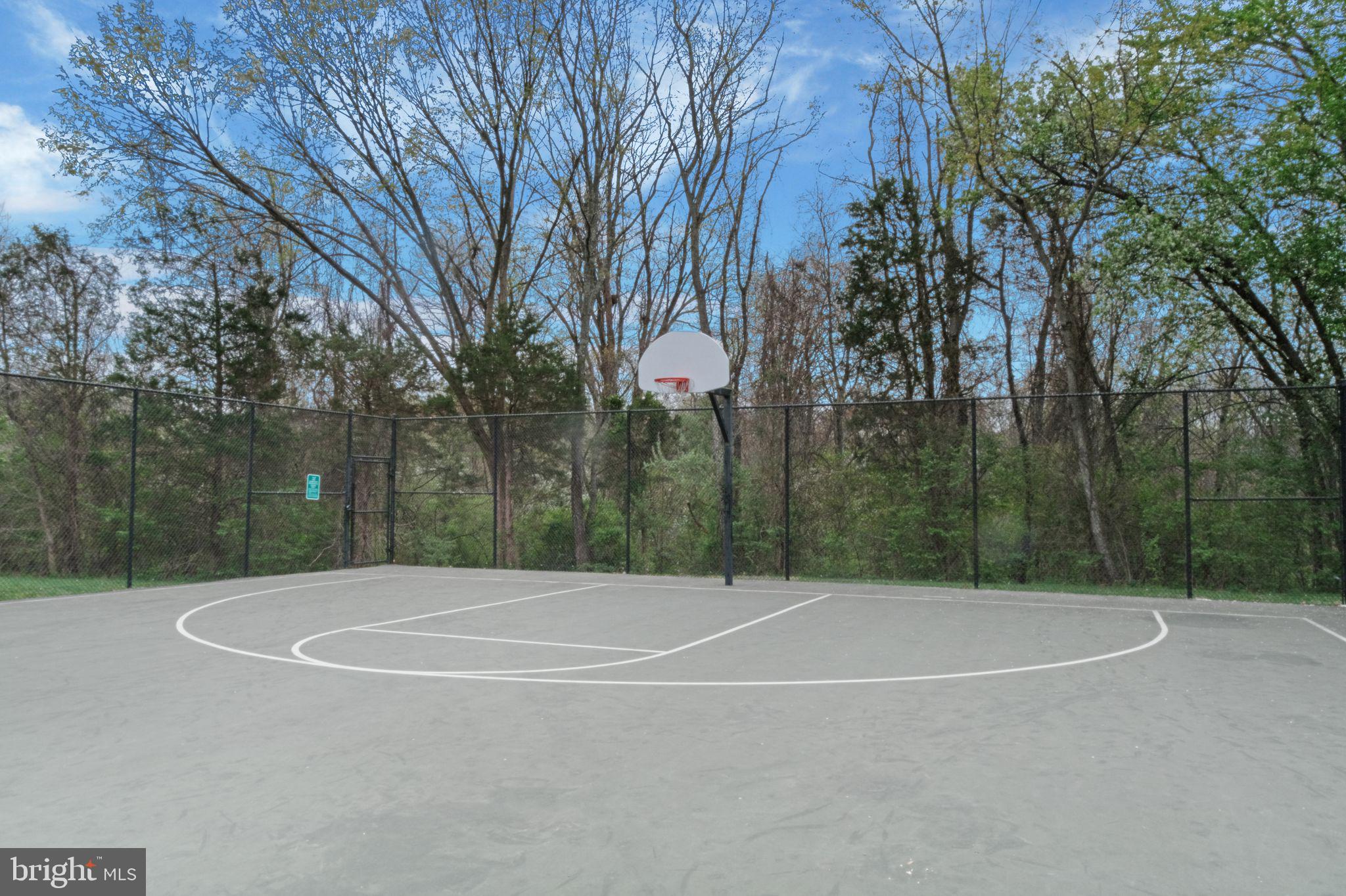 LAKEPOINTE - Residential