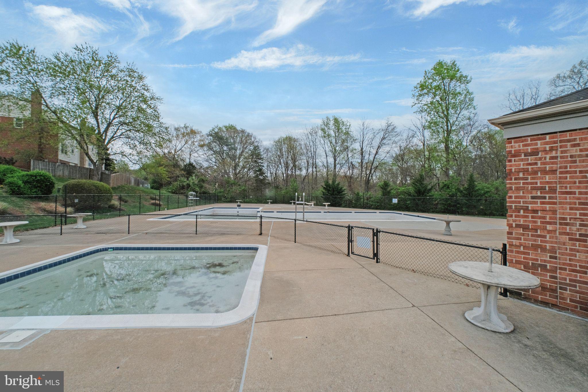 LAKEPOINTE - Residential