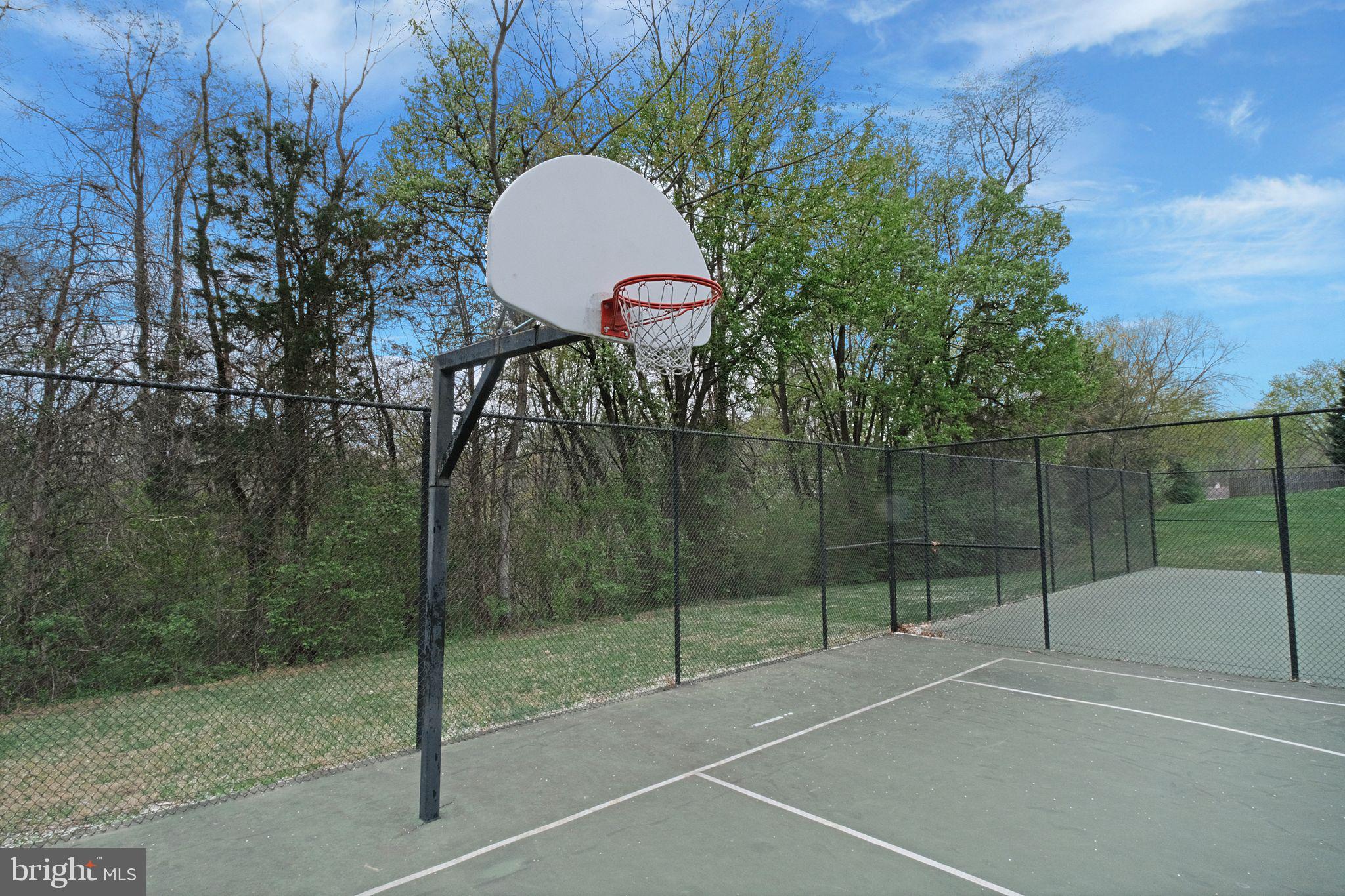 LAKEPOINTE - Residential