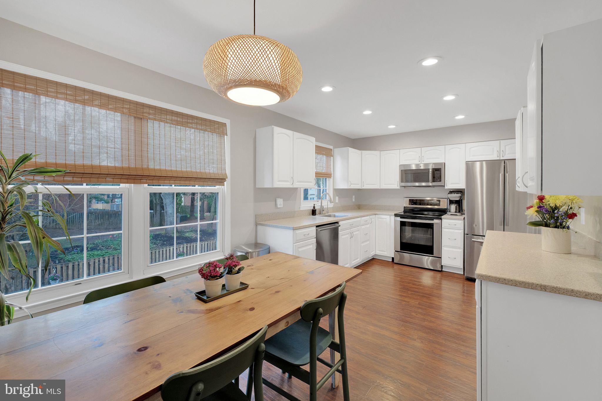 LAKEPOINTE - Residential