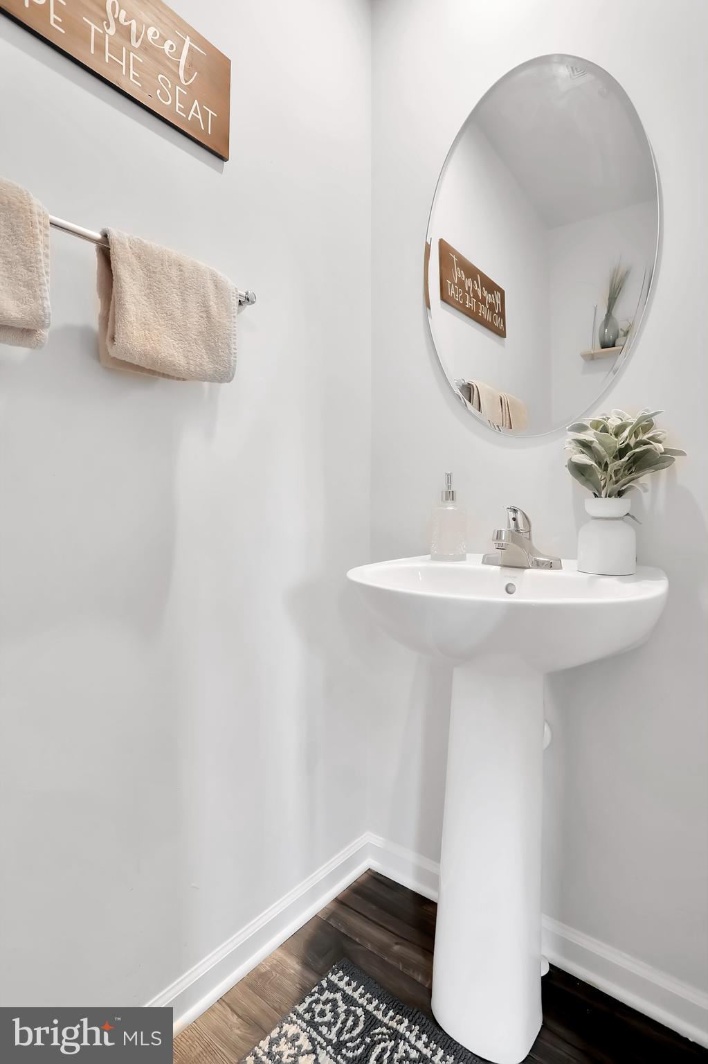 THE LAKES AT MARTINSBURG - Residential Lease