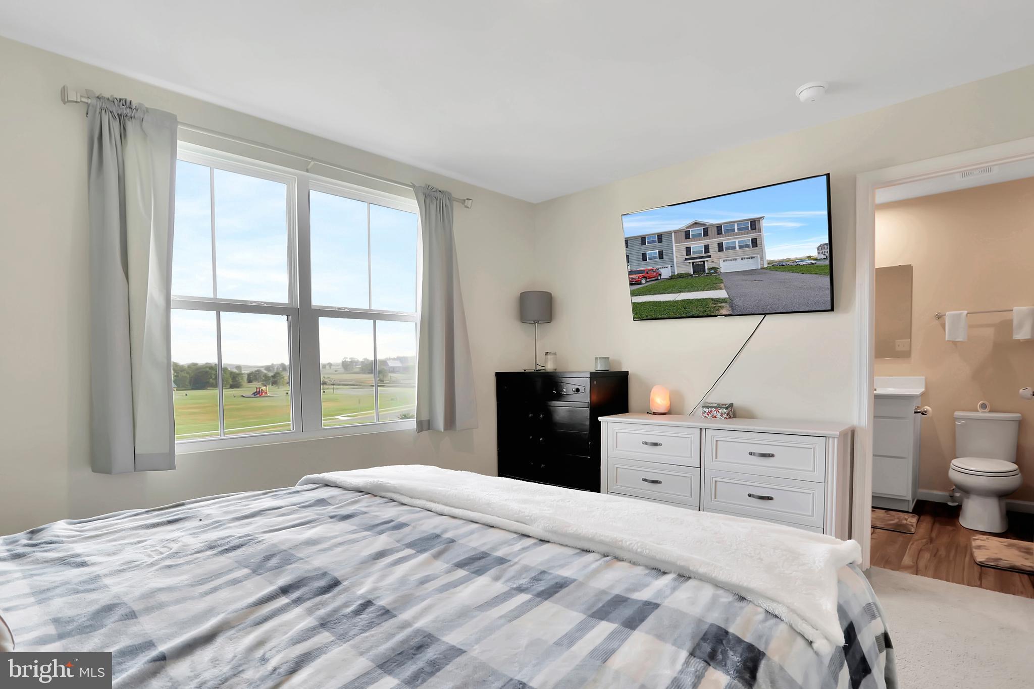 THE LAKES AT MARTINSBURG - Residential Lease