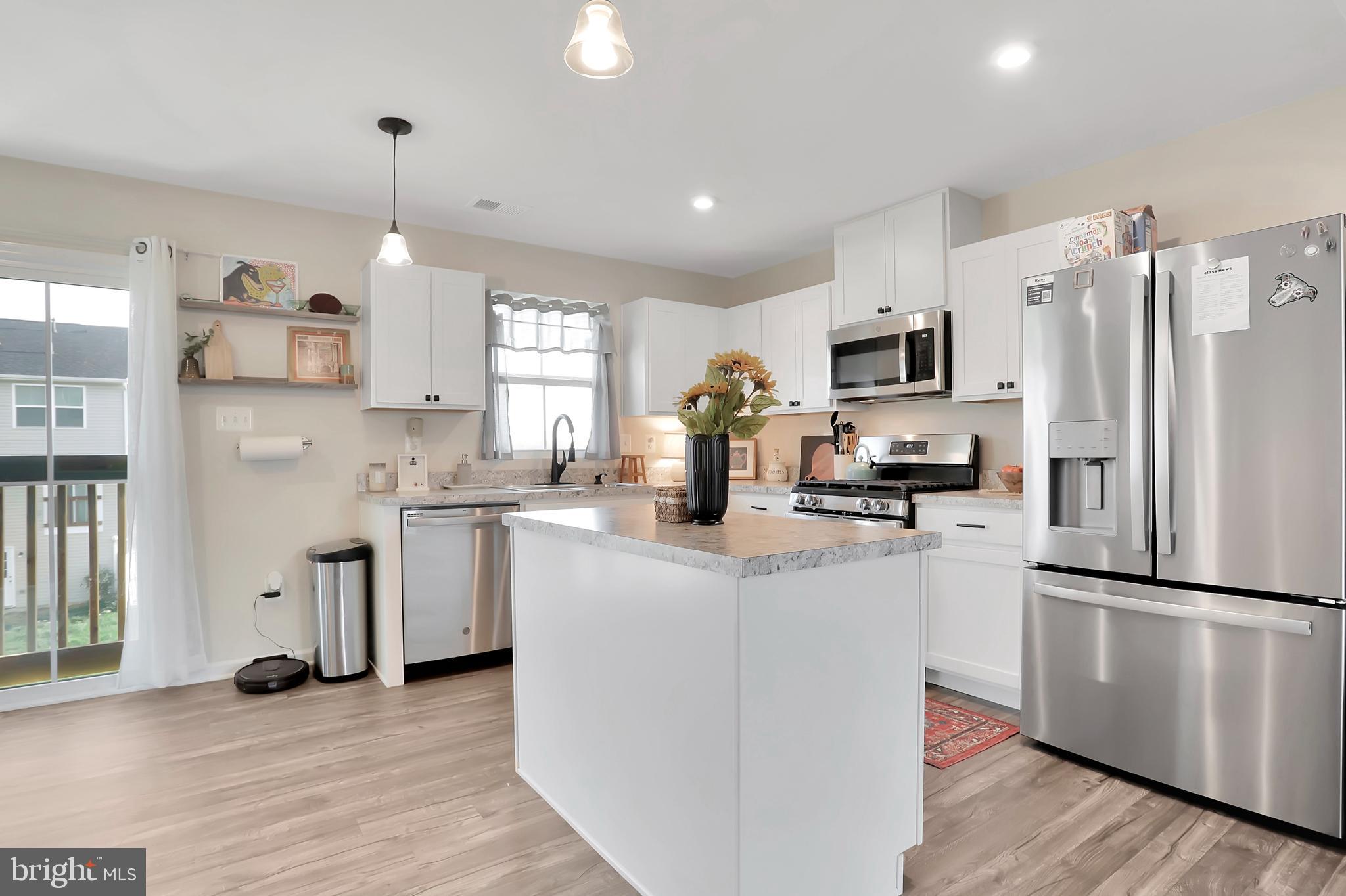 THE LAKES AT MARTINSBURG - Residential Lease