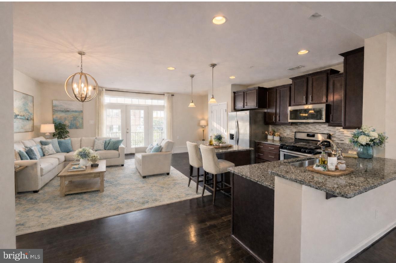 MARKET SQUARE - Residential Lease