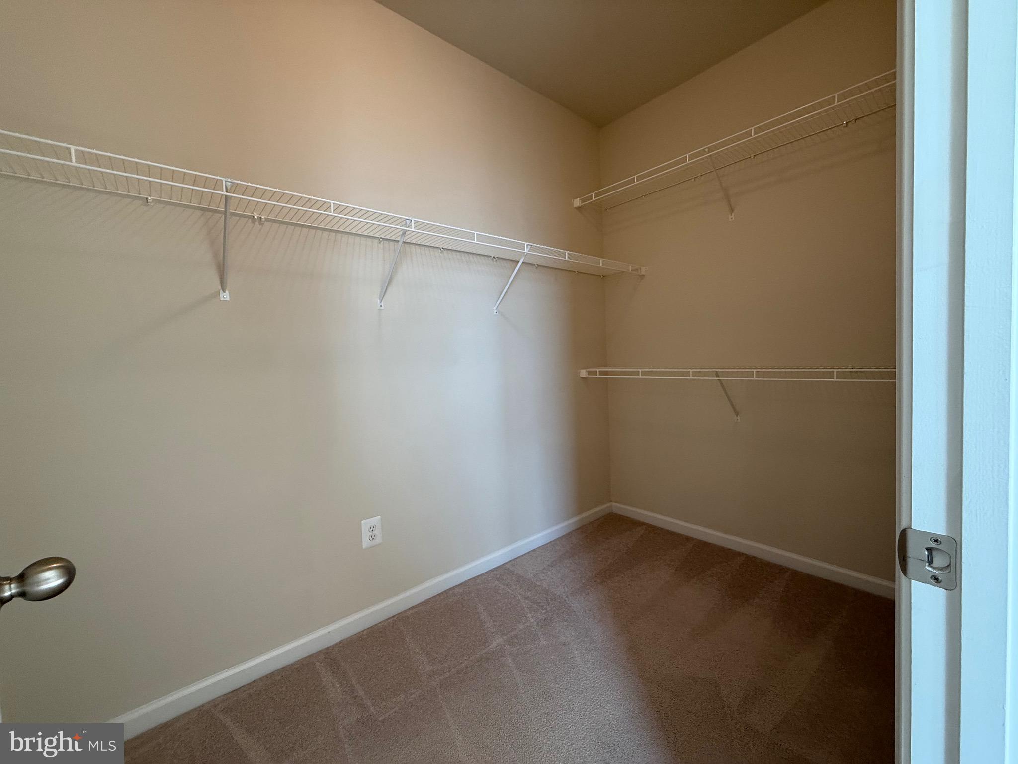 MARKET SQUARE - Residential Lease