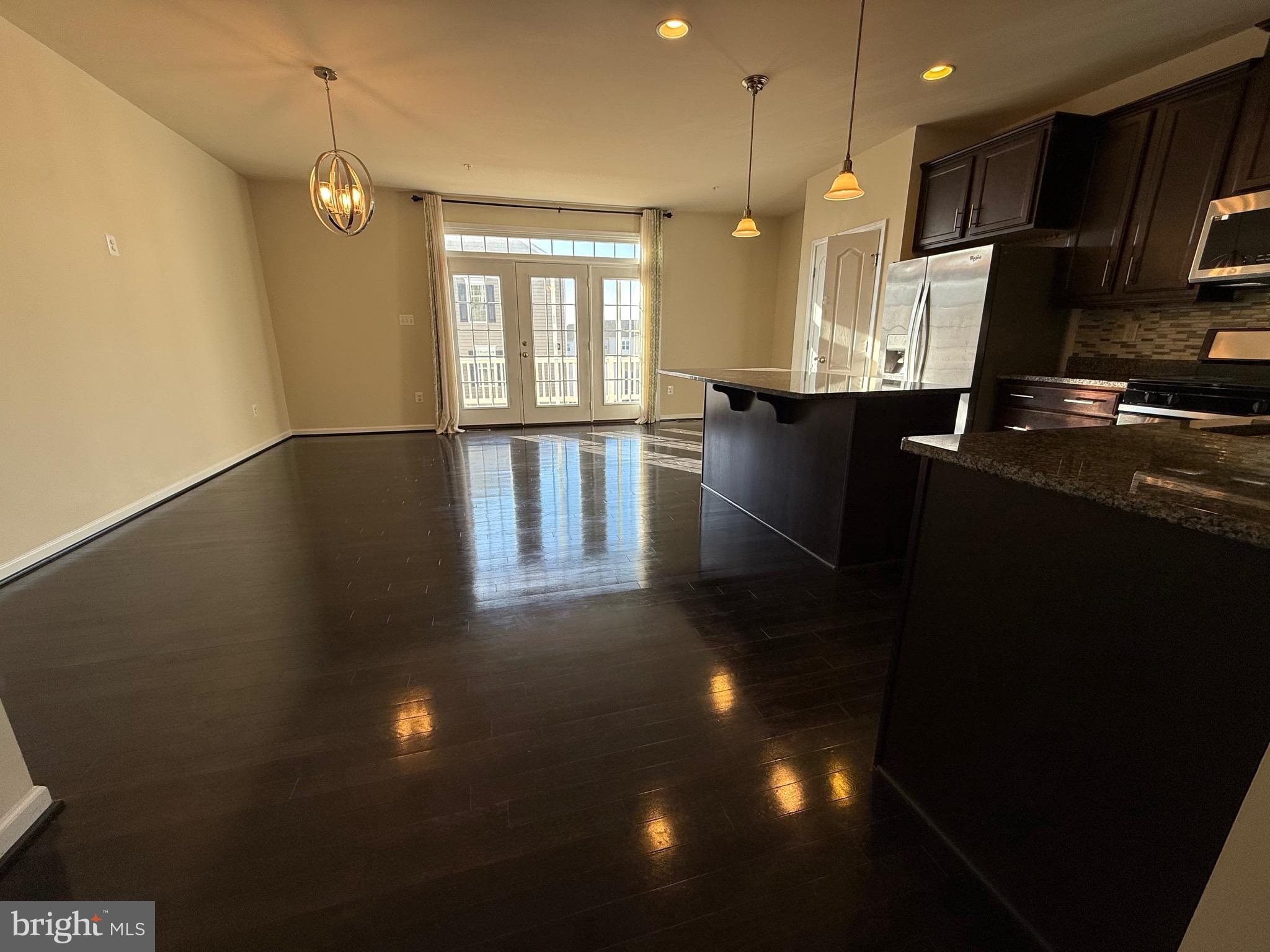 MARKET SQUARE - Residential Lease